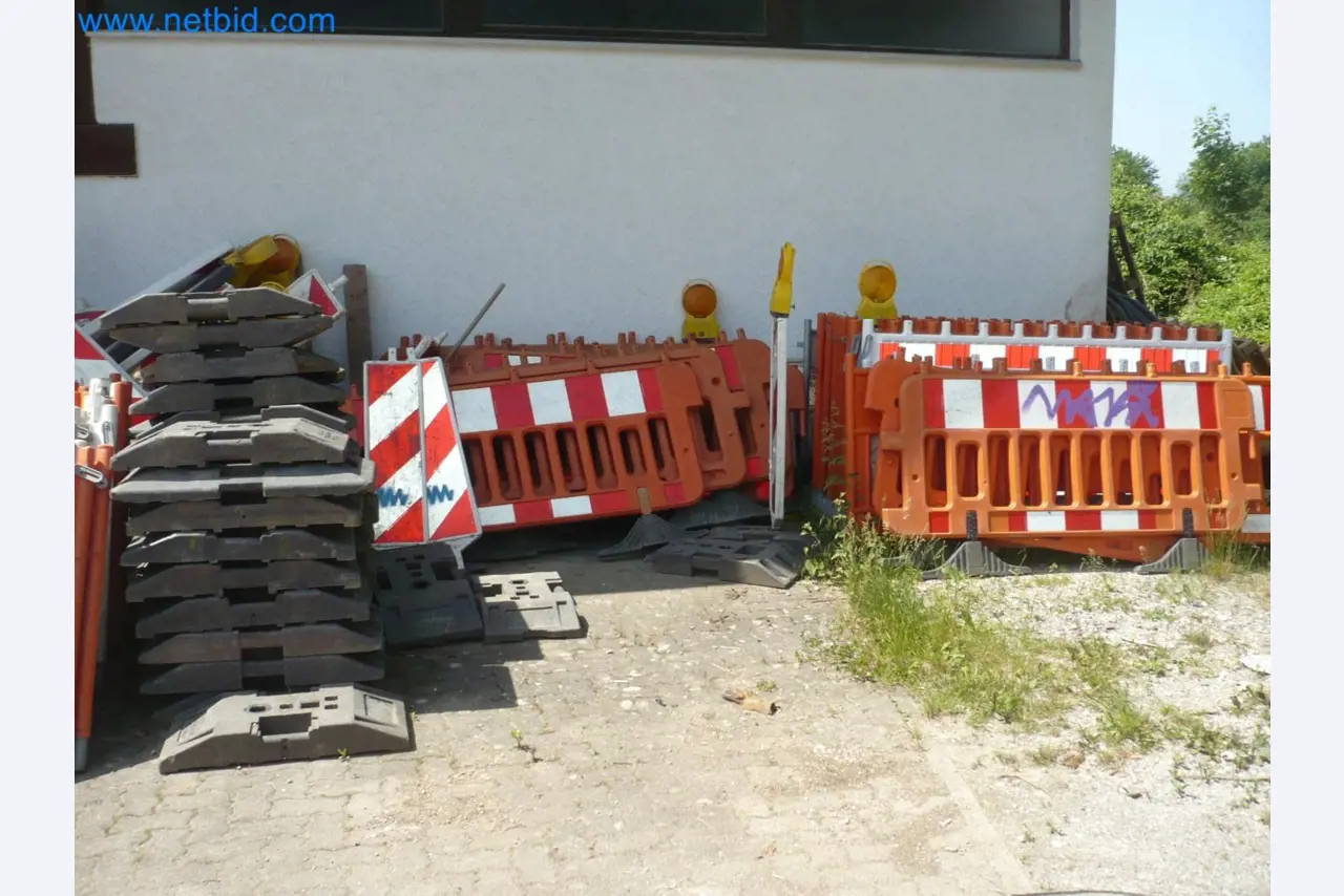 Tornos de cable motorizados, maquinaria de construcción, equipos de construcción, material de barrera y vehículos-2