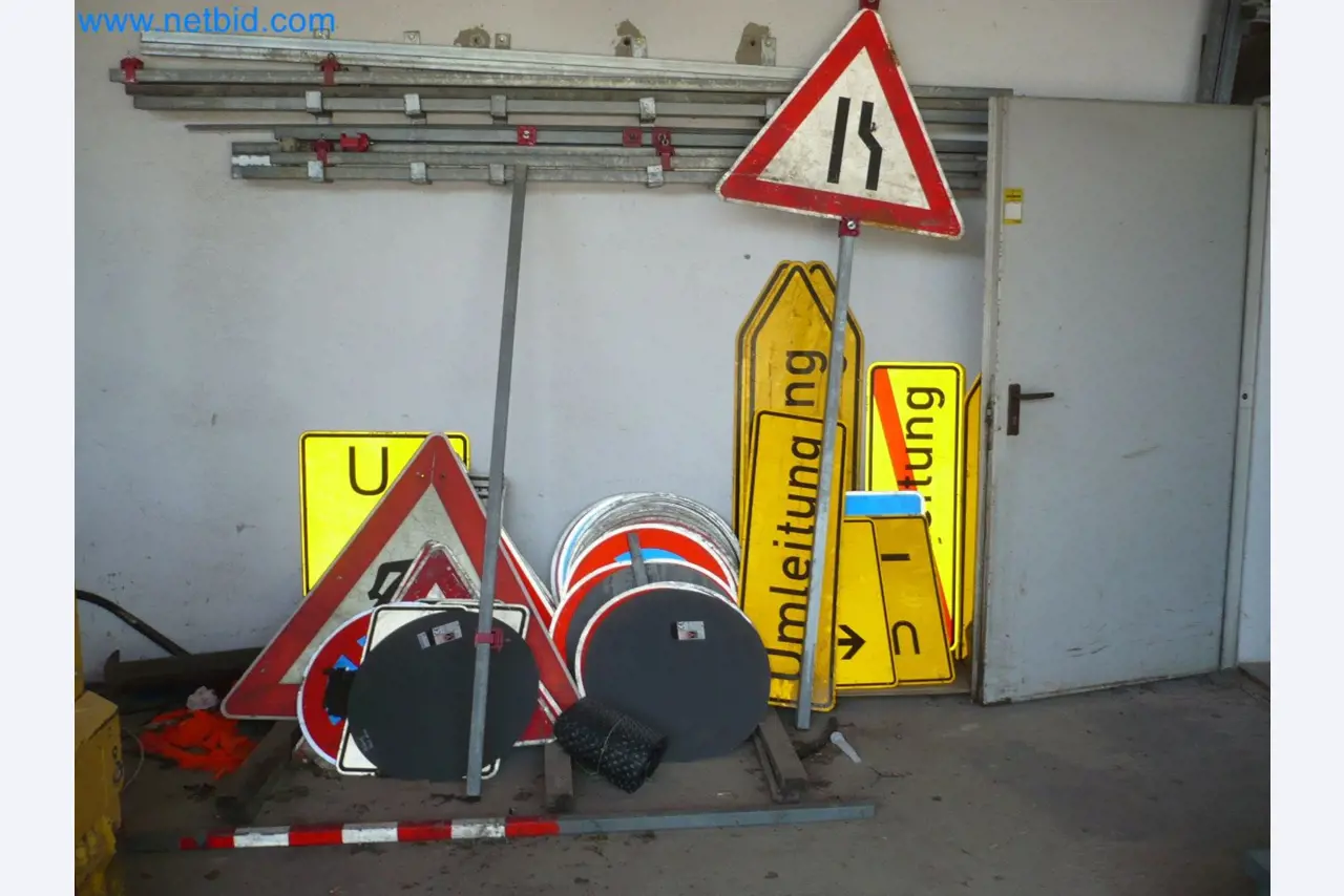 Tornos de cable motorizados, maquinaria de construcción, equipos de construcción, material de barrera y vehículos-3
