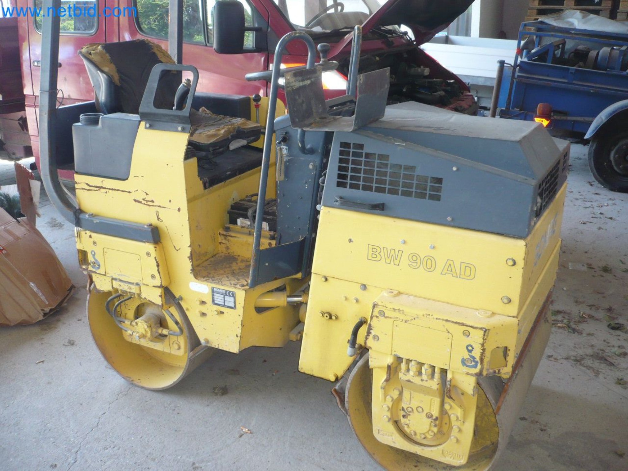 Motorové lanové navijáky, stavební stroje, stavební zařízení, bariérový materiál a vozidla-1