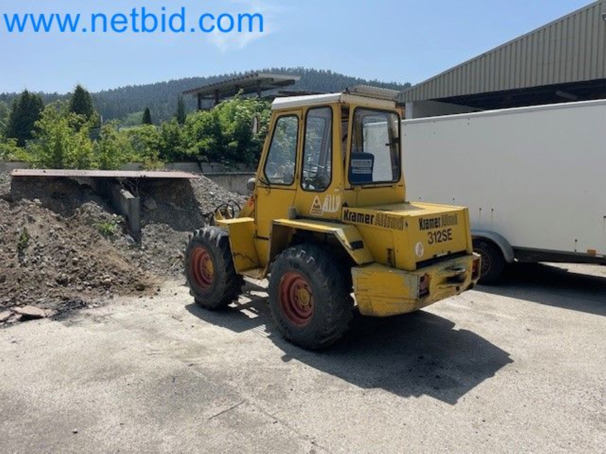 Motorové lanové navijáky, stavební stroje, stavební zařízení, bariérový materiál a vozidla-2