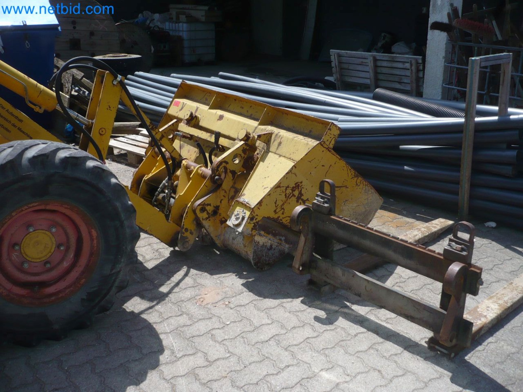 Motorové lanové navijáky, stavební stroje, stavební zařízení, bariérový materiál a vozidla-4