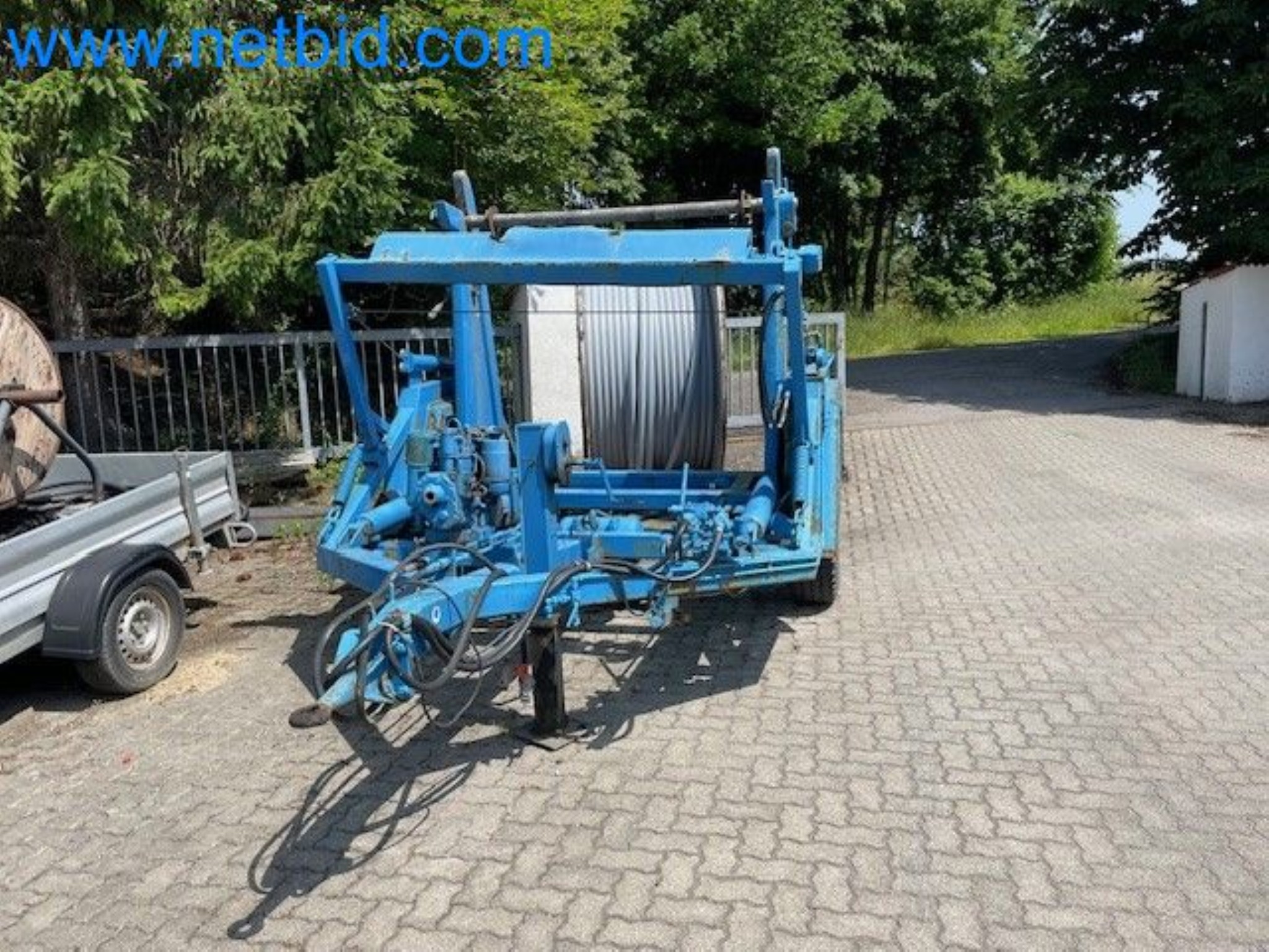 Motorové lanové navijáky, stavební stroje, stavební zařízení, bariérový materiál a vozidla-2