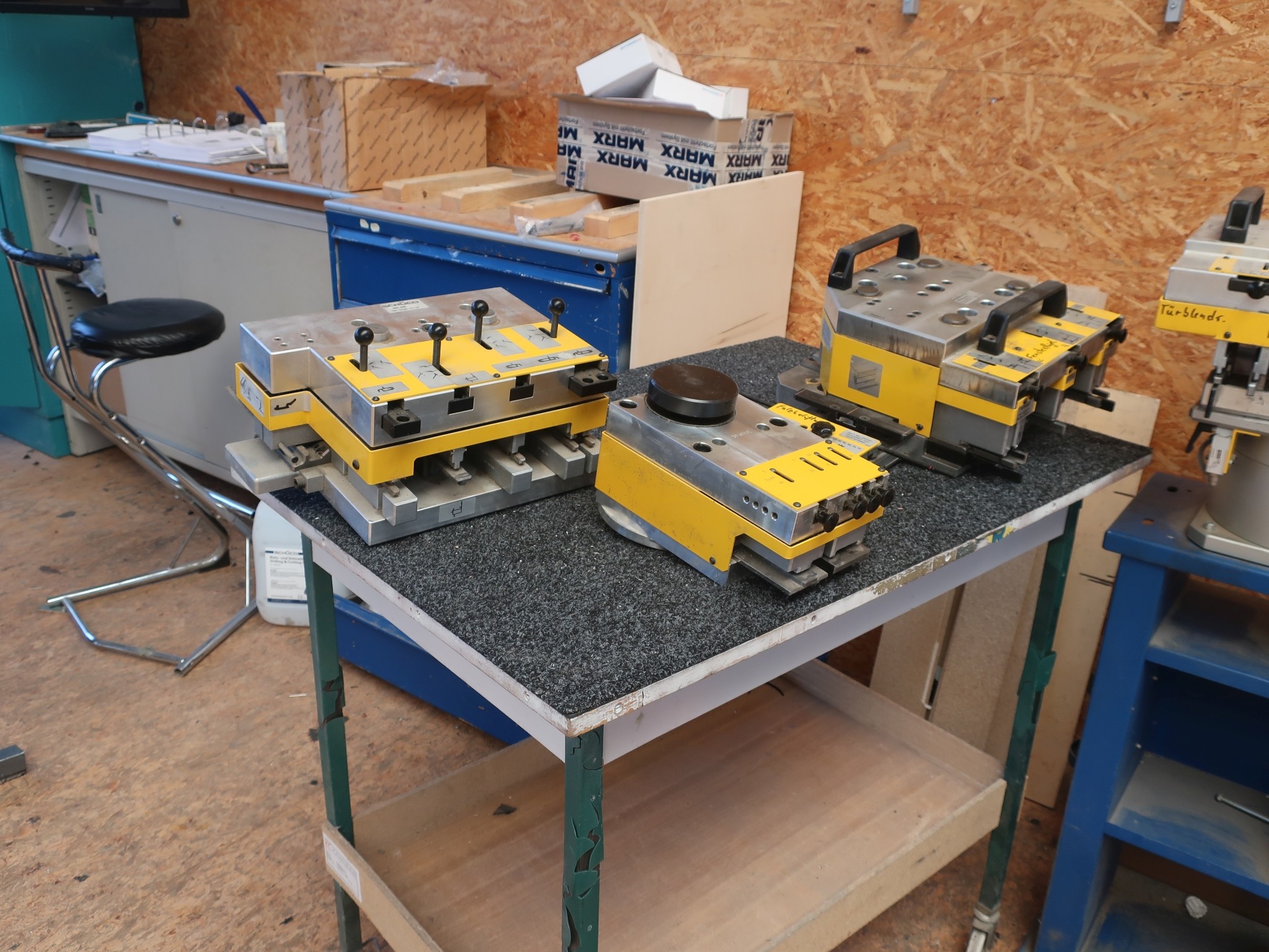 Wyposażenie i akcesoria warsztatowe-7