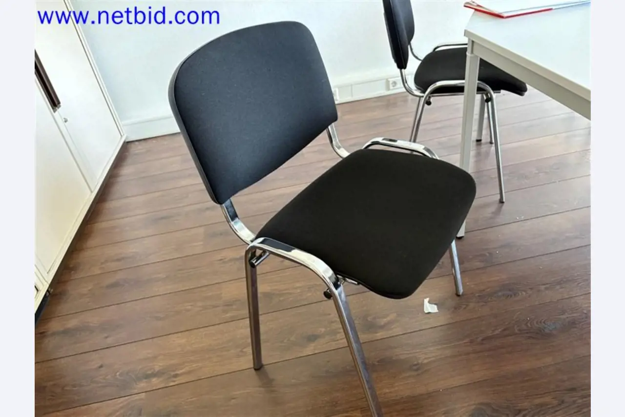 Ciężarówki, przyczepy tandemowe, samochody i sprzęt biurowy-4