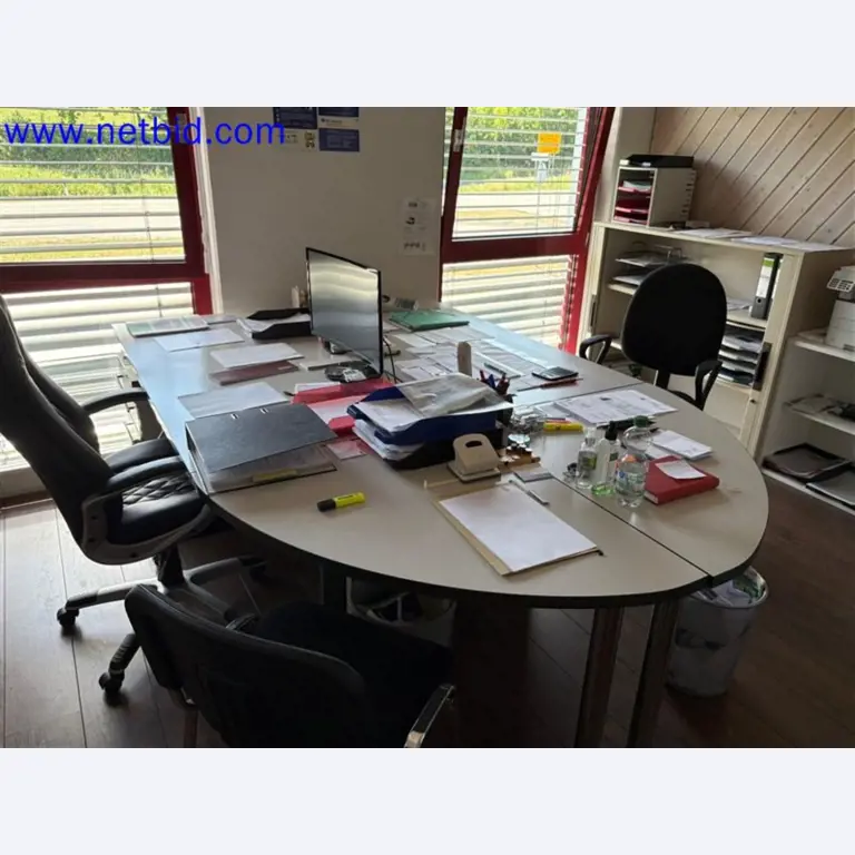 Ciężarówki, przyczepy tandemowe, samochody i sprzęt biurowy-1