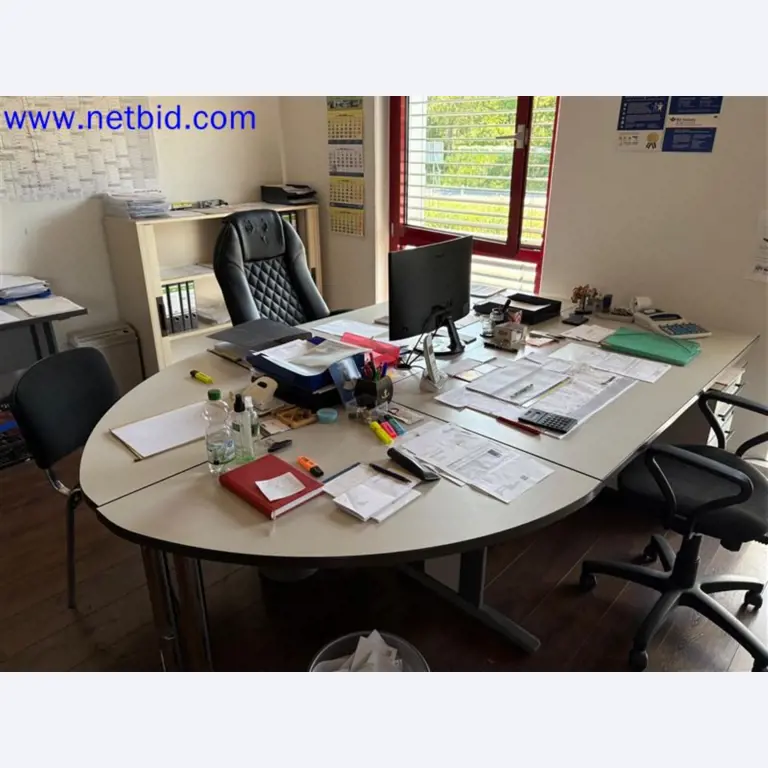 Ciężarówki, przyczepy tandemowe, samochody i sprzęt biurowy-2