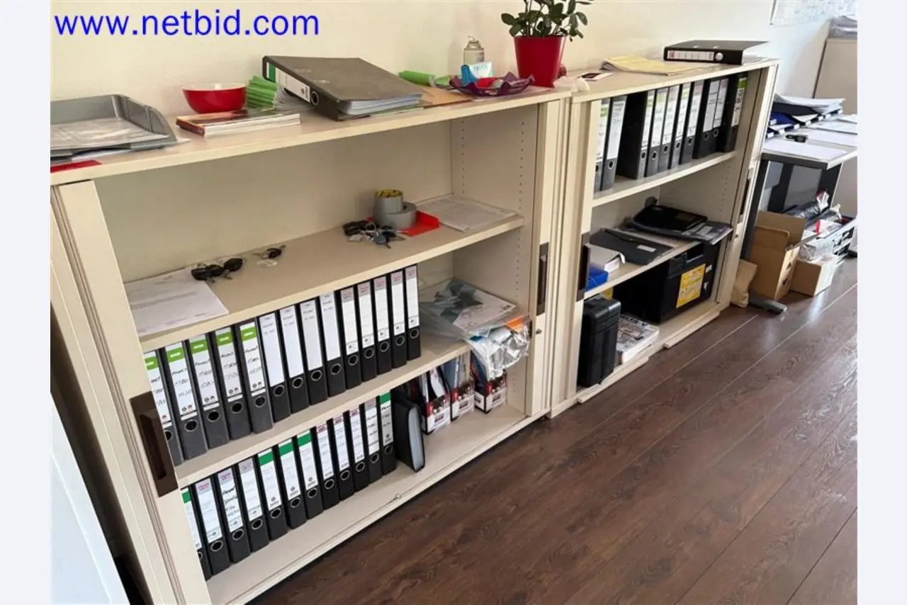 Ciężarówki, przyczepy tandemowe, samochody i sprzęt biurowy-5