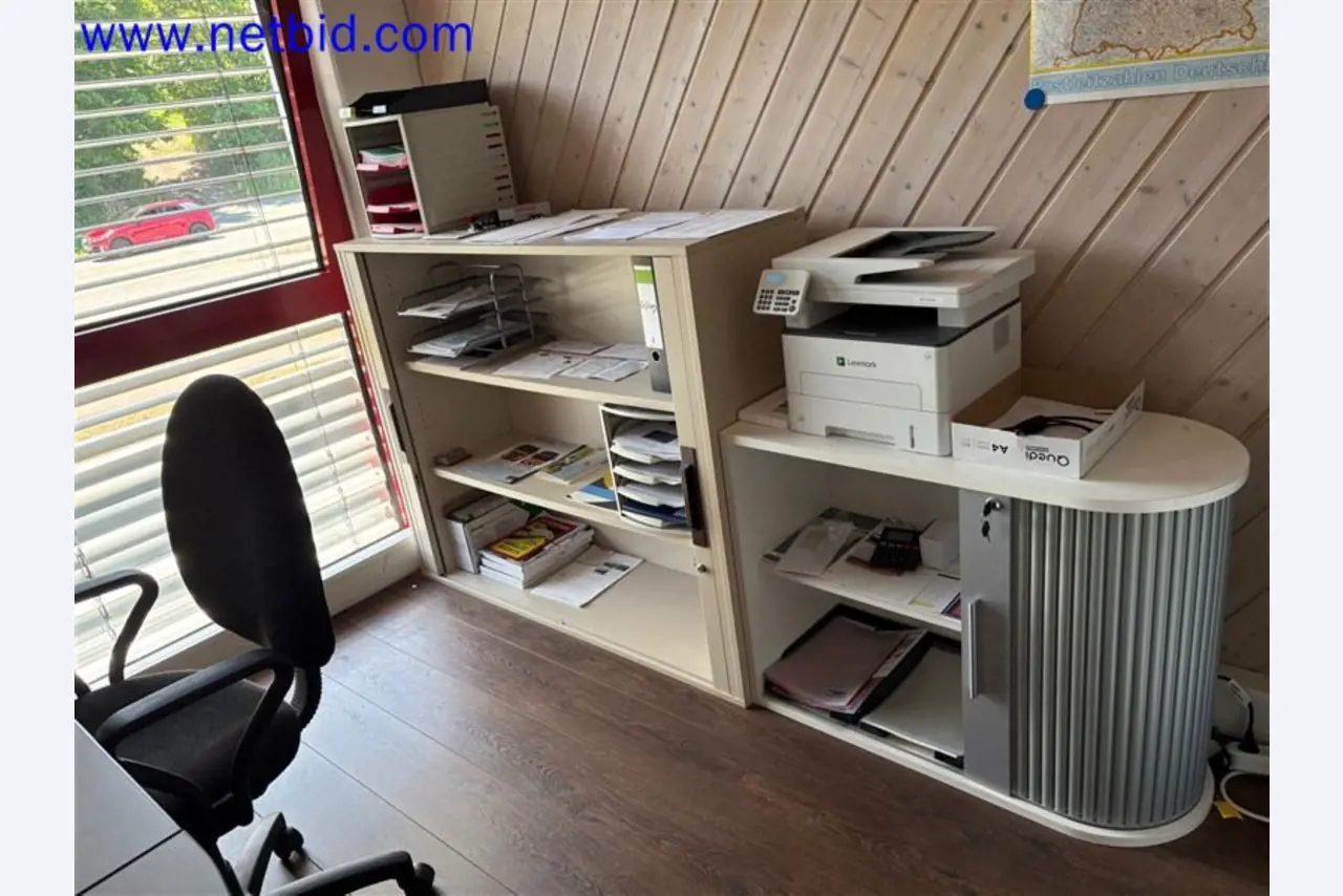 Ciężarówki, przyczepy tandemowe, samochody i sprzęt biurowy-7