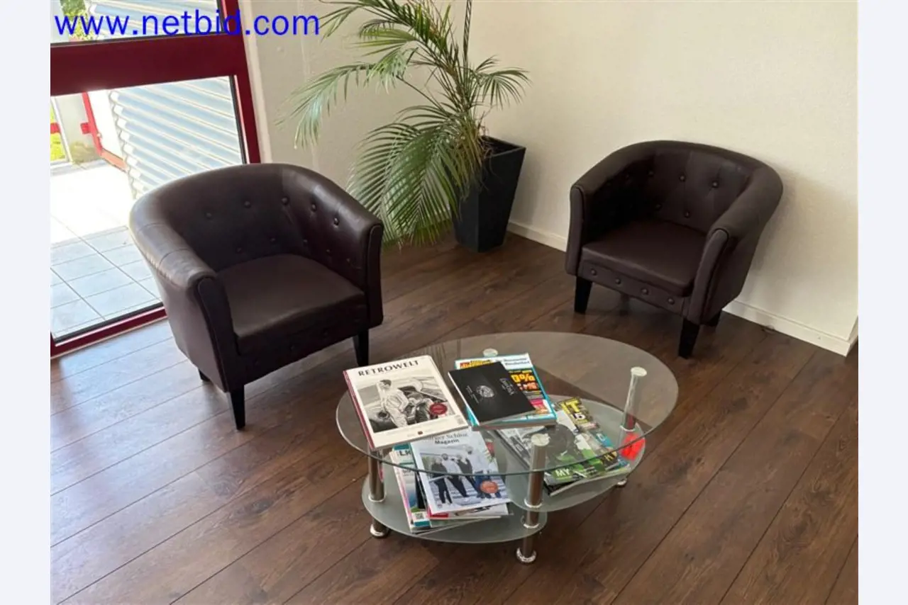 Ciężarówki, przyczepy tandemowe, samochody i sprzęt biurowy-1