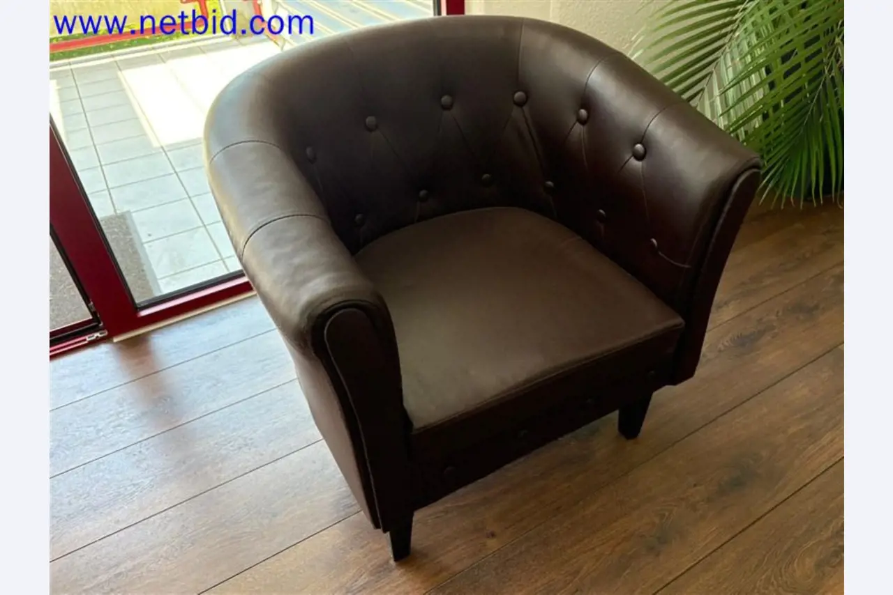 Ciężarówki, przyczepy tandemowe, samochody i sprzęt biurowy-2