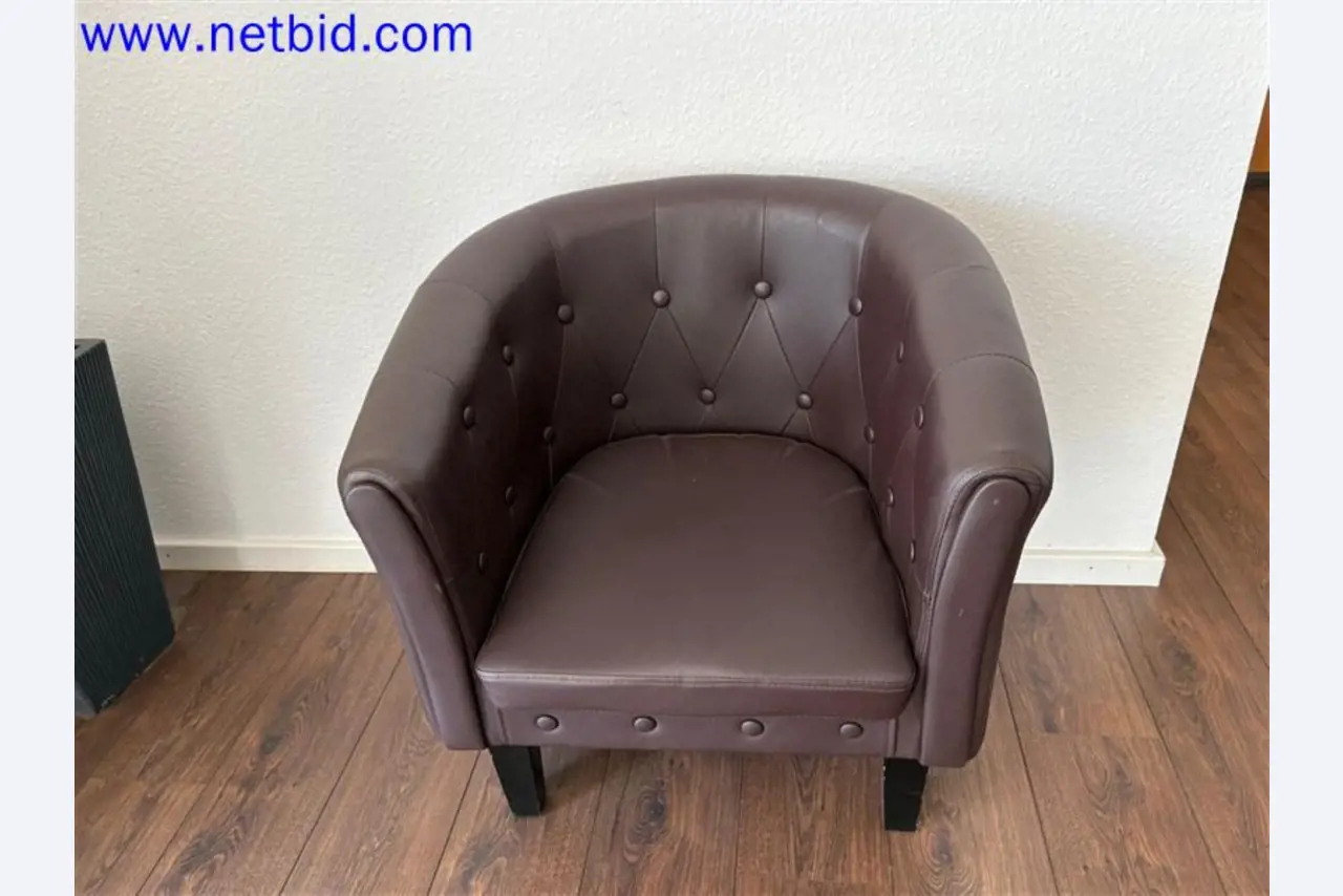 Ciężarówki, przyczepy tandemowe, samochody i sprzęt biurowy-3