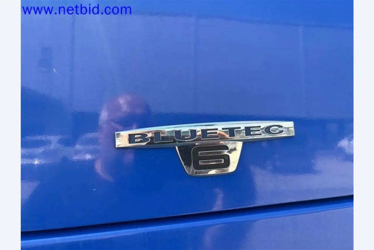 Camions, remorques tandem, voitures et équipement de bureau-13