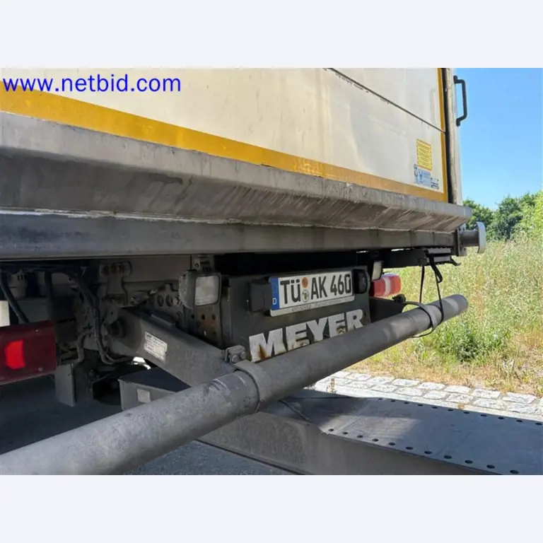 Camions, remorques tandem, voitures et équipement de bureau-25