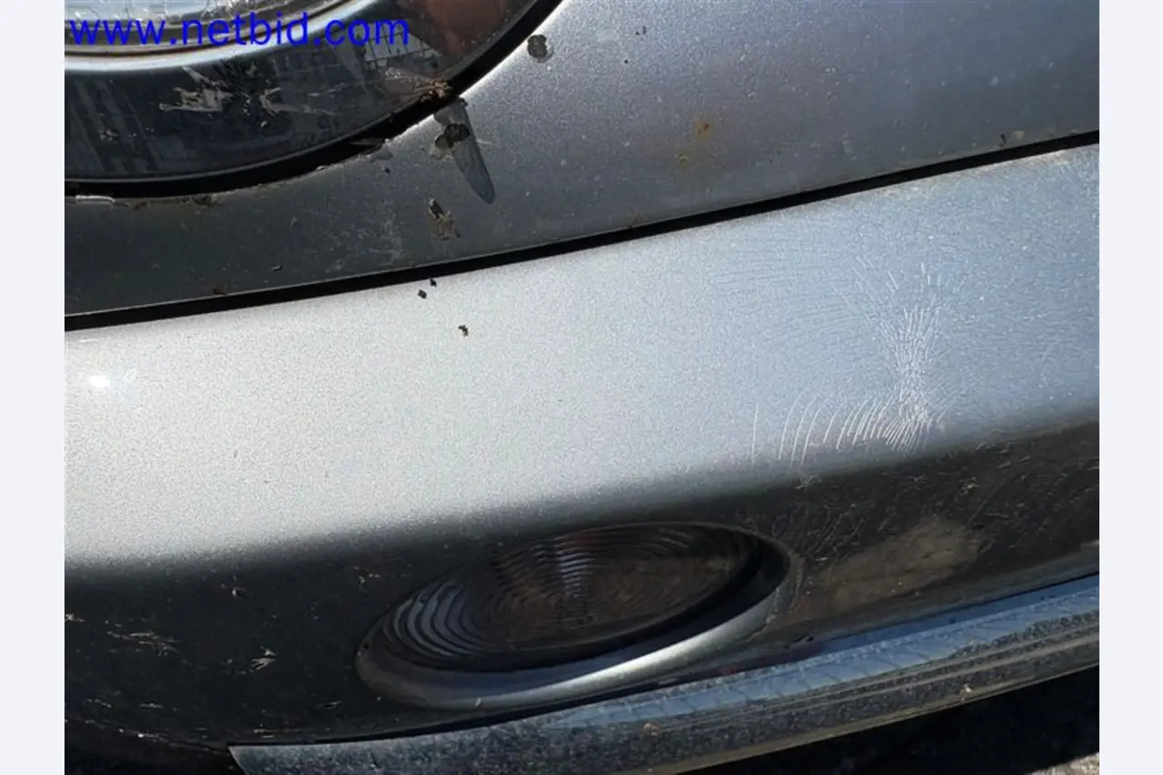 Ciężarówki, przyczepy tandemowe, samochody i sprzęt biurowy-19