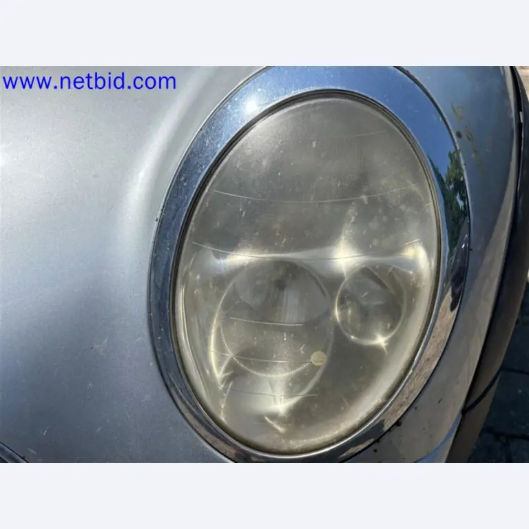 Ciężarówki, przyczepy tandemowe, samochody i sprzęt biurowy-21