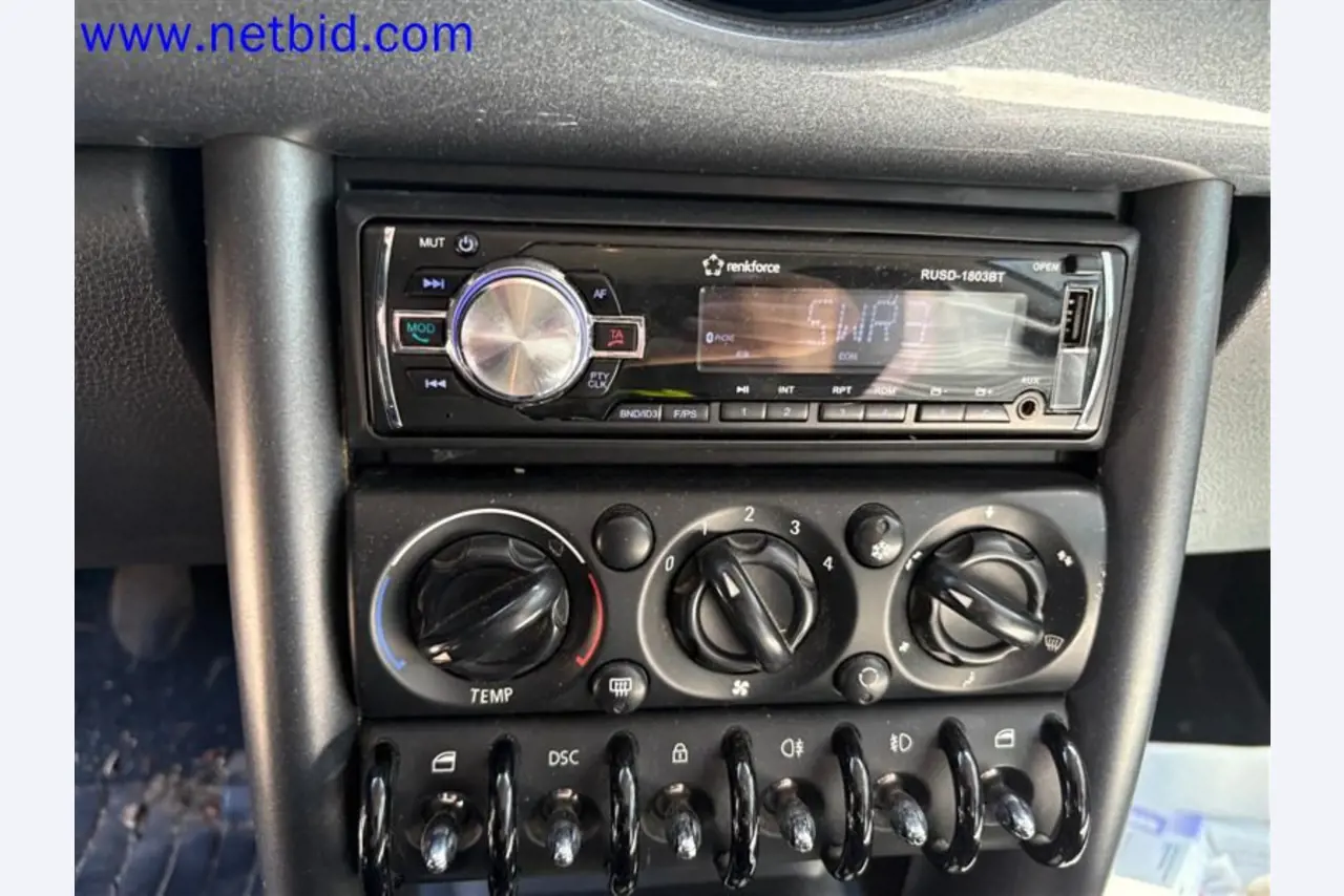 Ciężarówki, przyczepy tandemowe, samochody i sprzęt biurowy-30