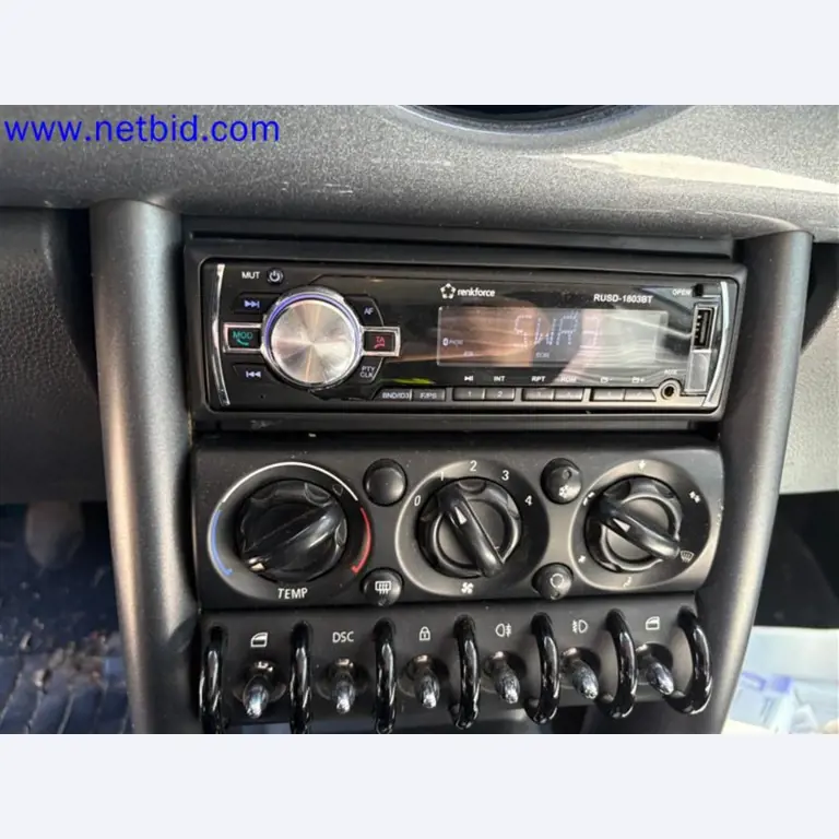 Ciężarówki, przyczepy tandemowe, samochody i sprzęt biurowy-30