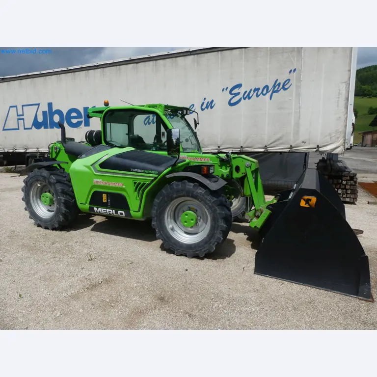 Agricultor turbo versátil Merlo-23