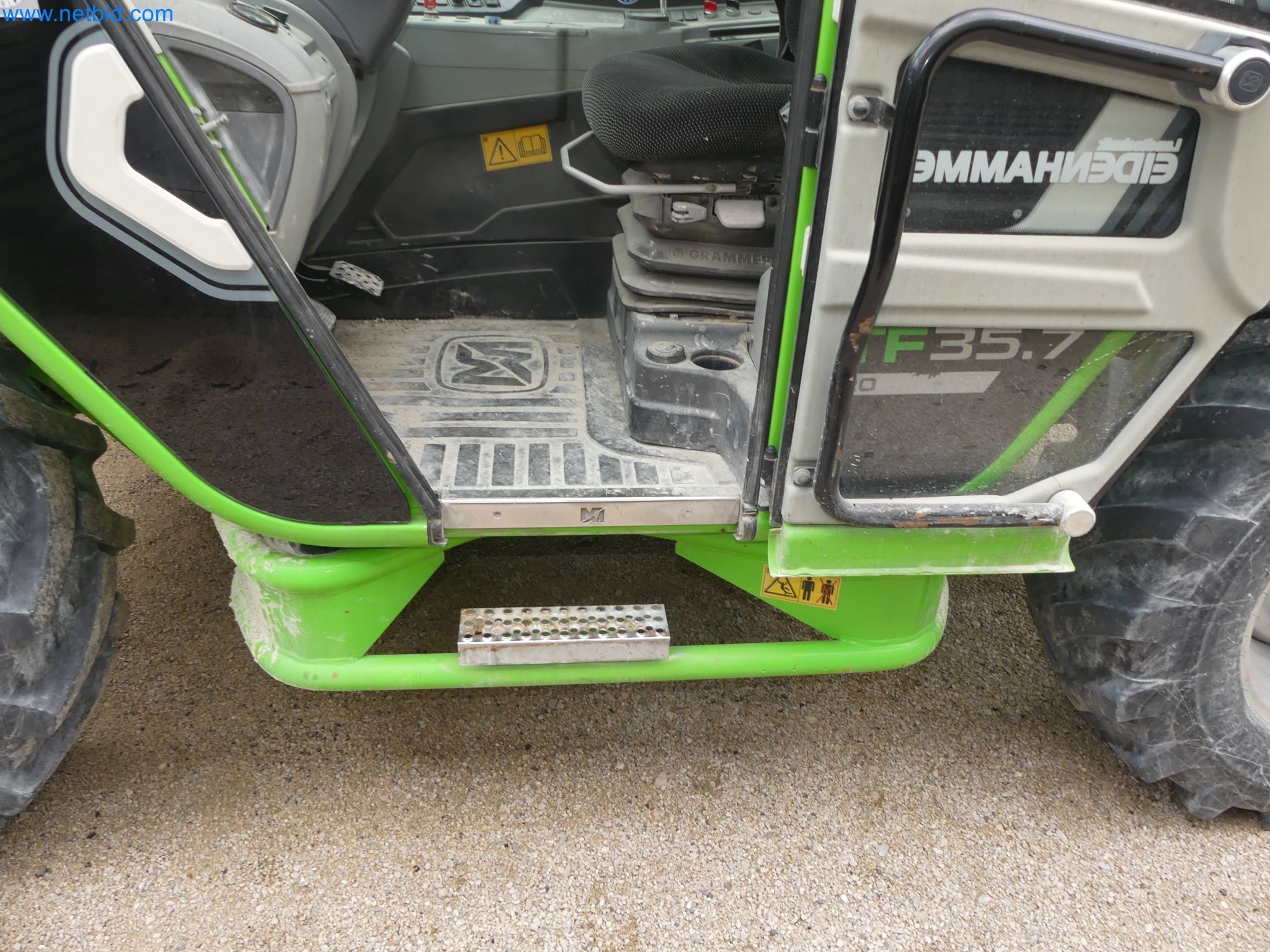 Wszechstronny rolnik Merlo turbo-37