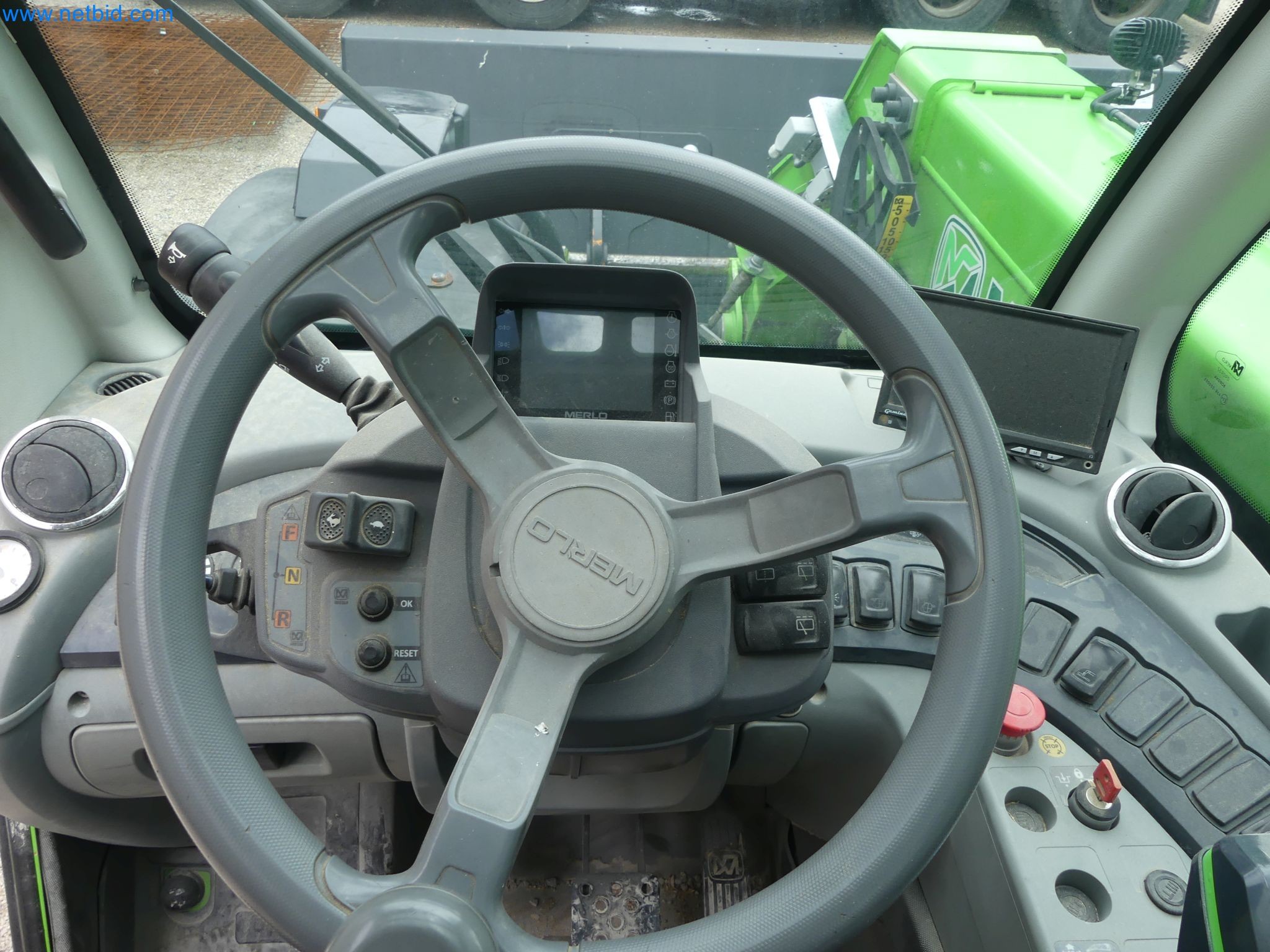 Wszechstronny rolnik Merlo turbo-43