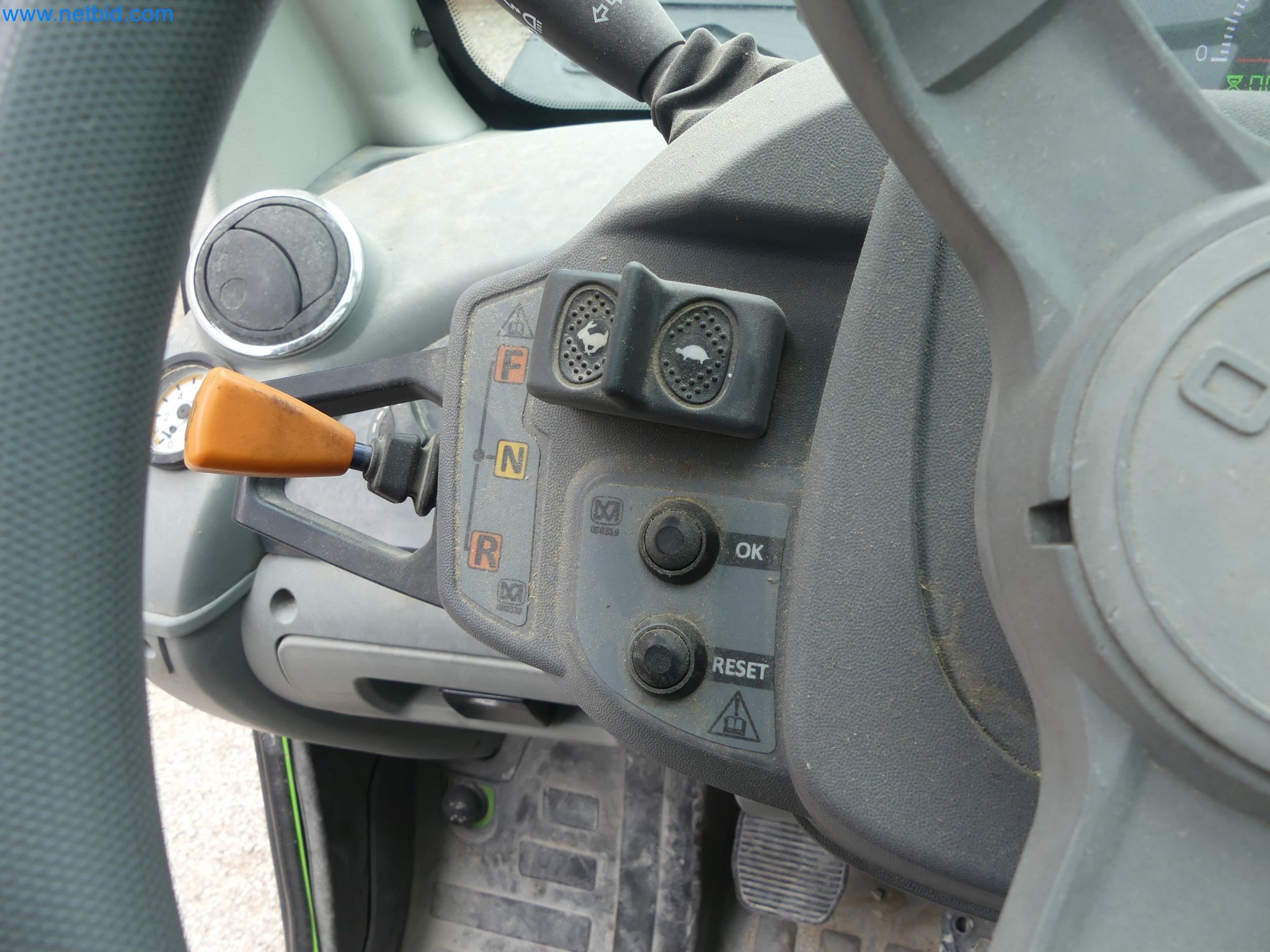 Wszechstronny rolnik Merlo turbo-52