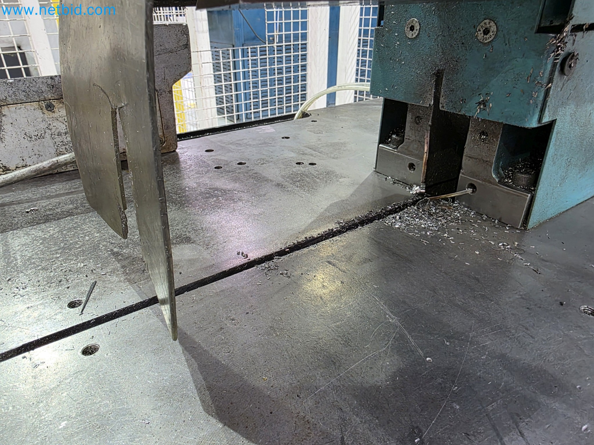 ¡Oportunidad Única!: Subasta de equipos y activos de la planta de producción de tubos de escape de Bosal Industrial Zaragoza SAU -12