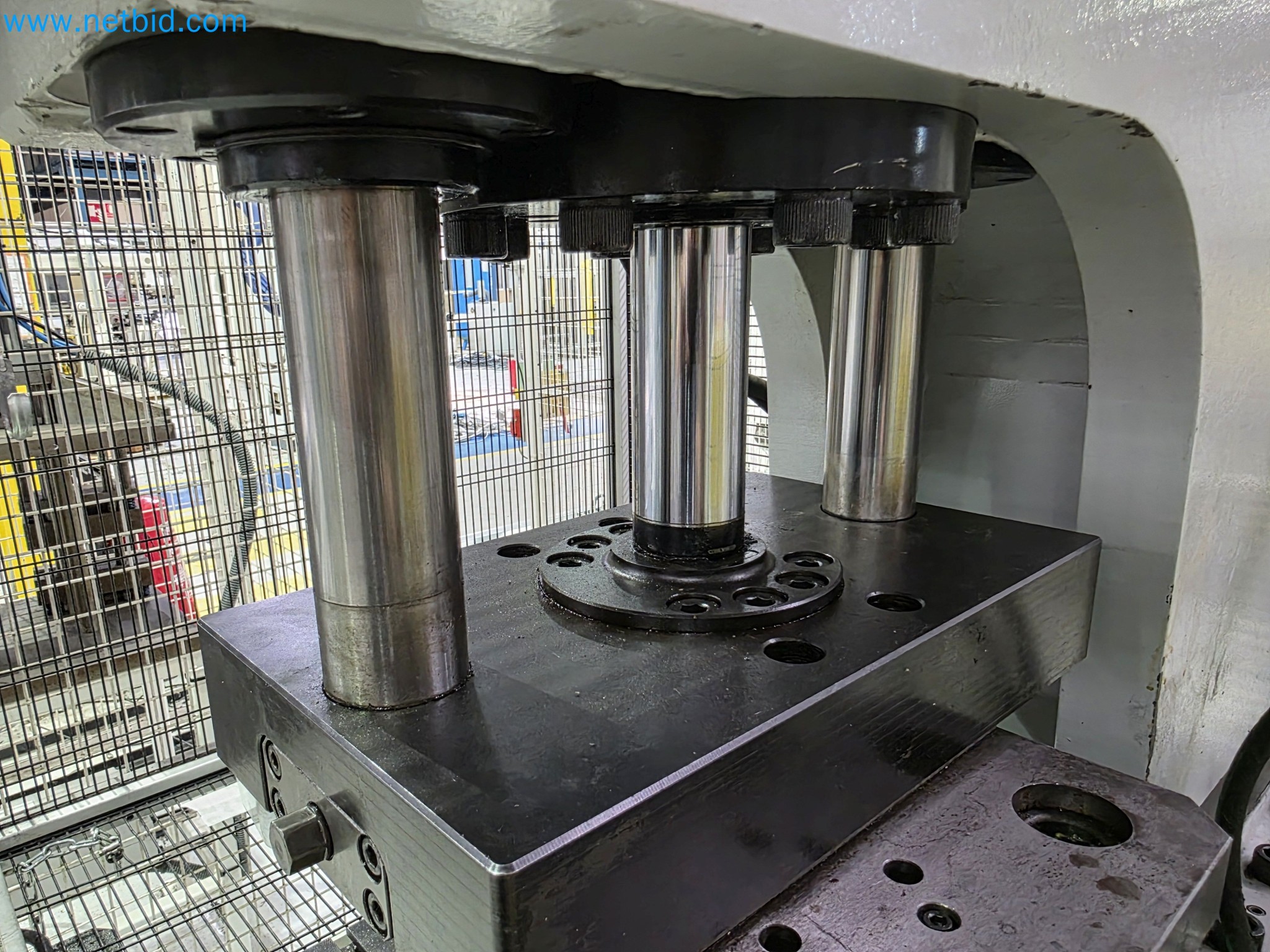 ¡Oportunidad Única!: Subasta de equipos y activos de la planta de producción de tubos de escape de Bosal Industrial Zaragoza SAU -12