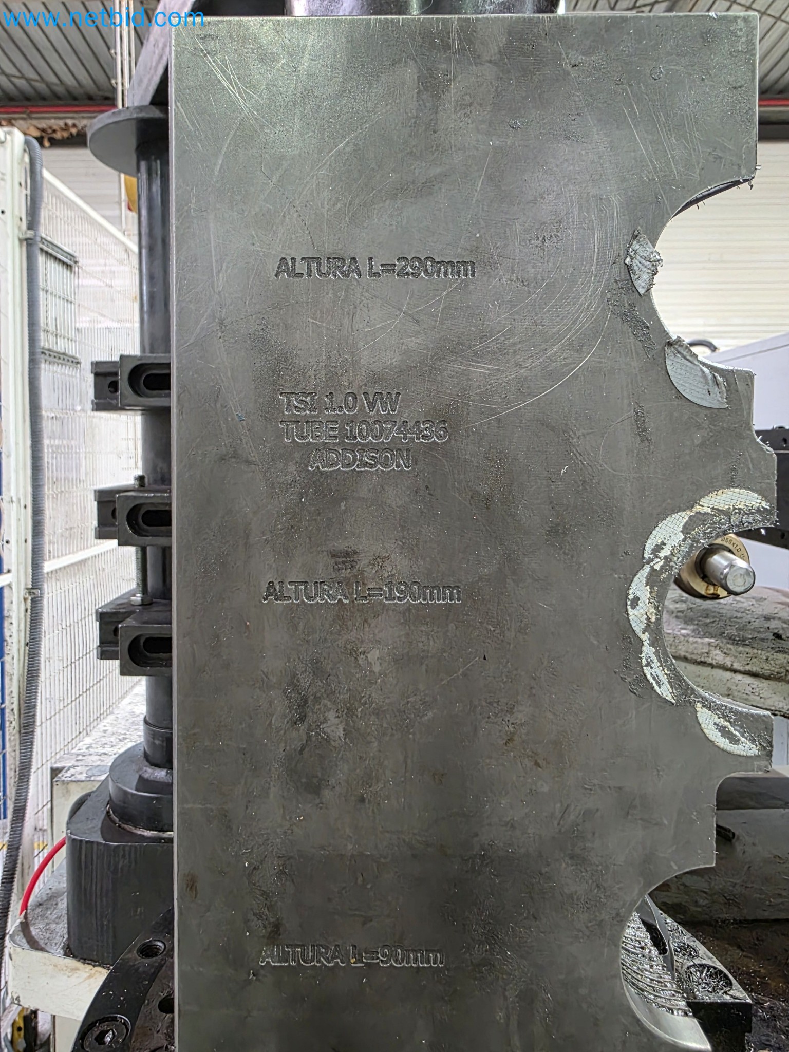 ¡Oportunidad Única!: Subasta de equipos y activos de la planta de producción de tubos de escape de Bosal Industrial Zaragoza SAU -7