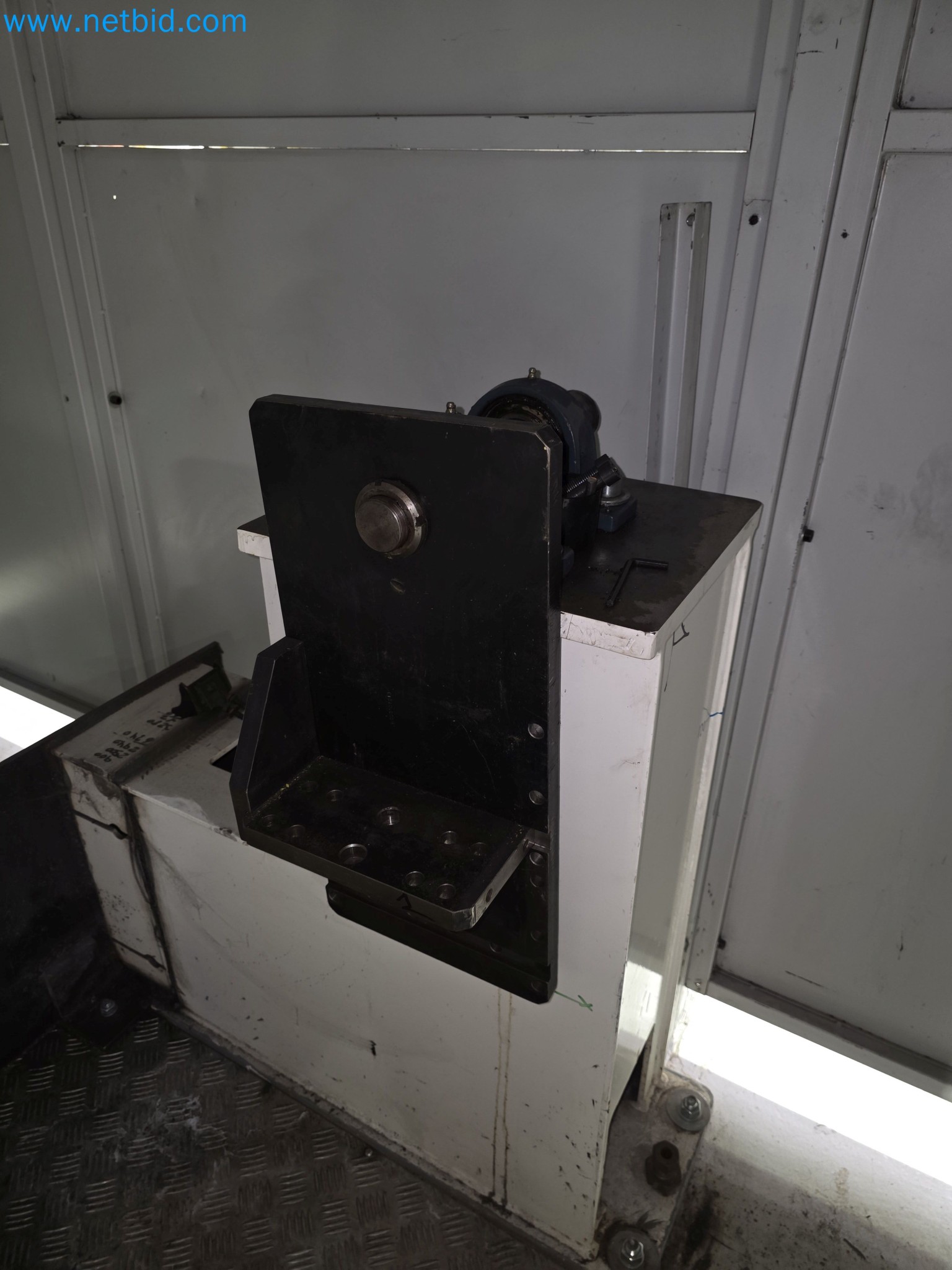 ¡Oportunidad Única!: Subasta de equipos y activos de la planta de producción de tubos de escape de Bosal Industrial Zaragoza SAU -11