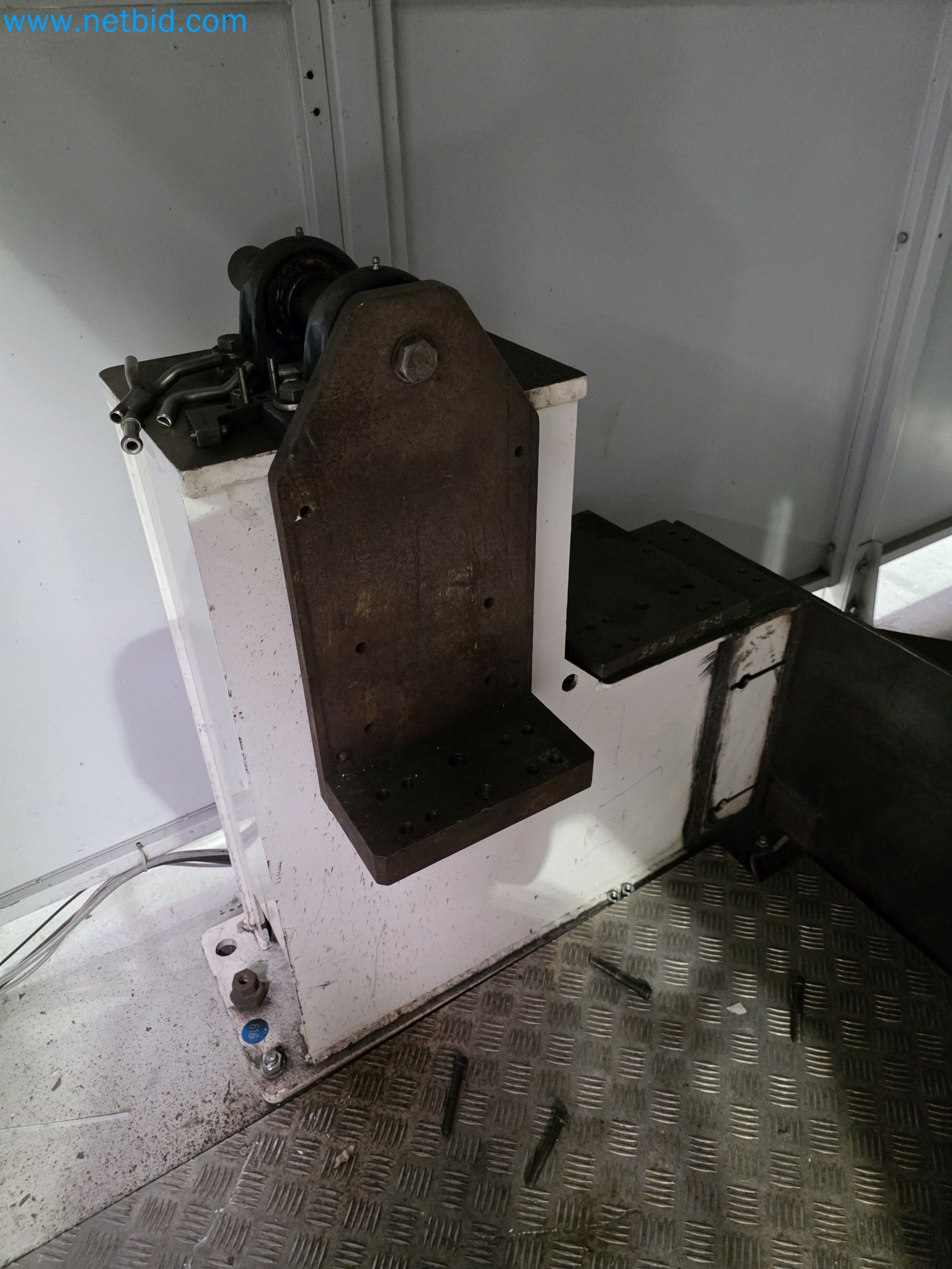 ¡Oportunidad Única!: Subasta de equipos y activos de la planta de producción de tubos de escape de Bosal Industrial Zaragoza SAU -10