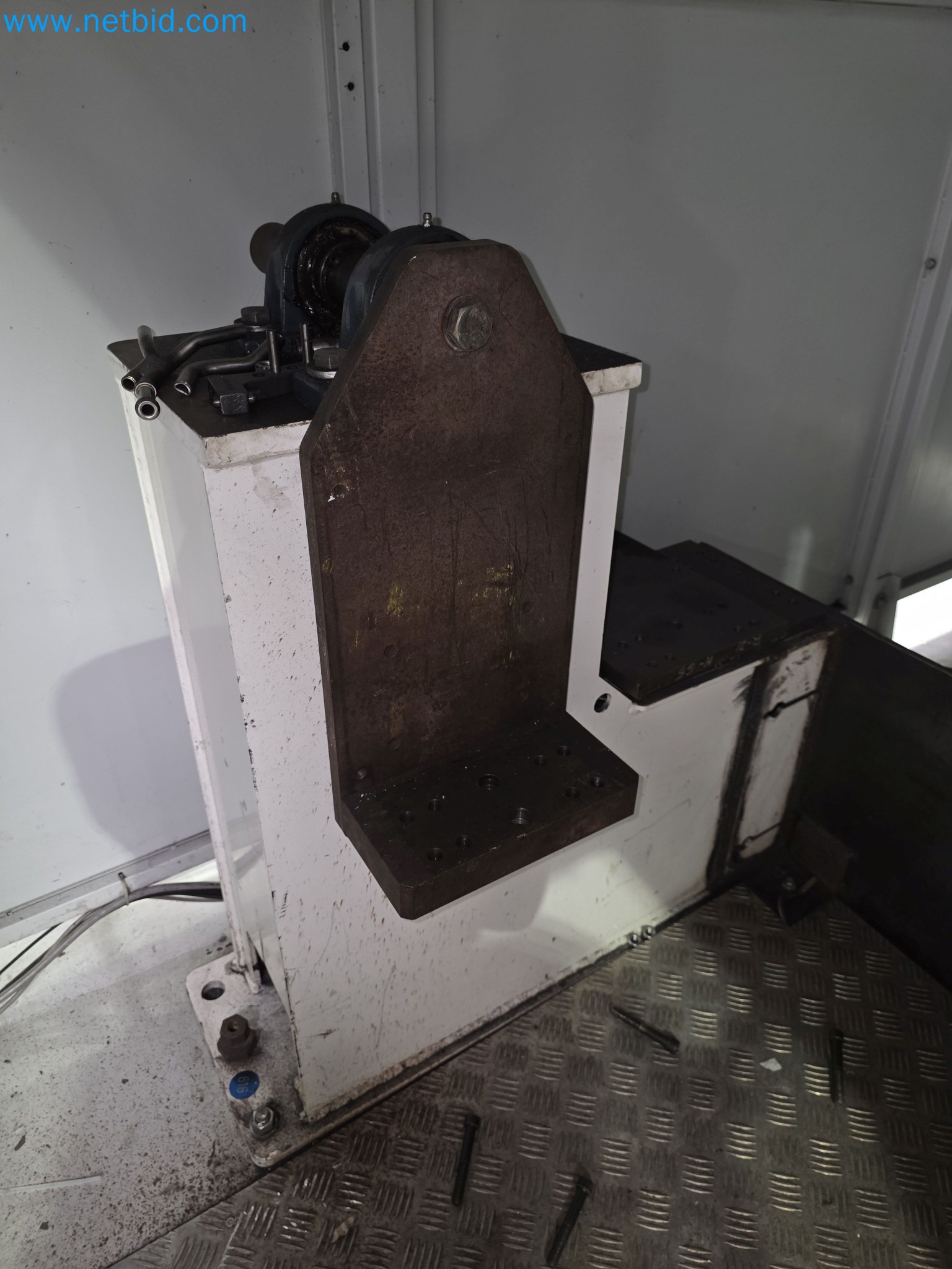 ¡Oportunidad Única!: Subasta de equipos y activos de la planta de producción de tubos de escape de Bosal Industrial Zaragoza SAU -11