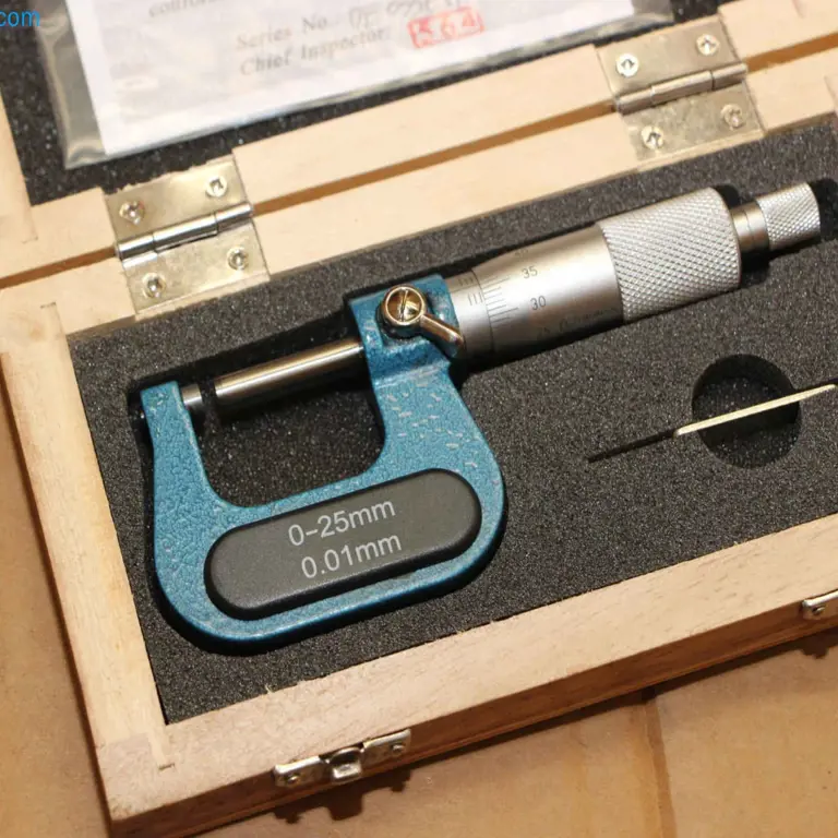 Zunanji mikrometer 0-25 mm x 0,01 FREUTEK SDM0049