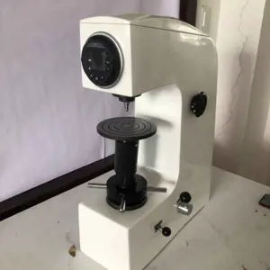 Digitalni rocni Rockwellov tester trdote HR-150AS FREUTEK NRH0001
