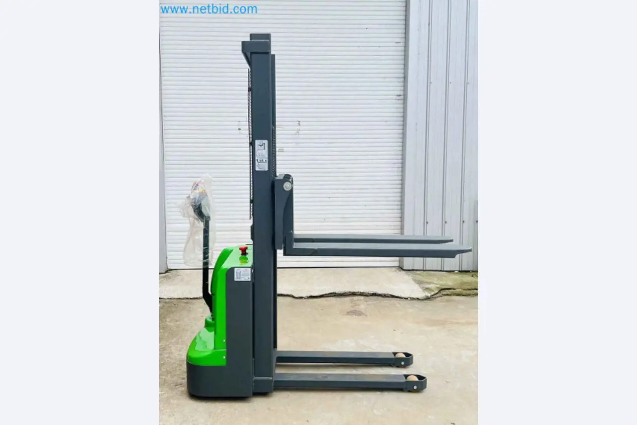 Machines et outils pour le travail du métal et du bois au Portugal-10