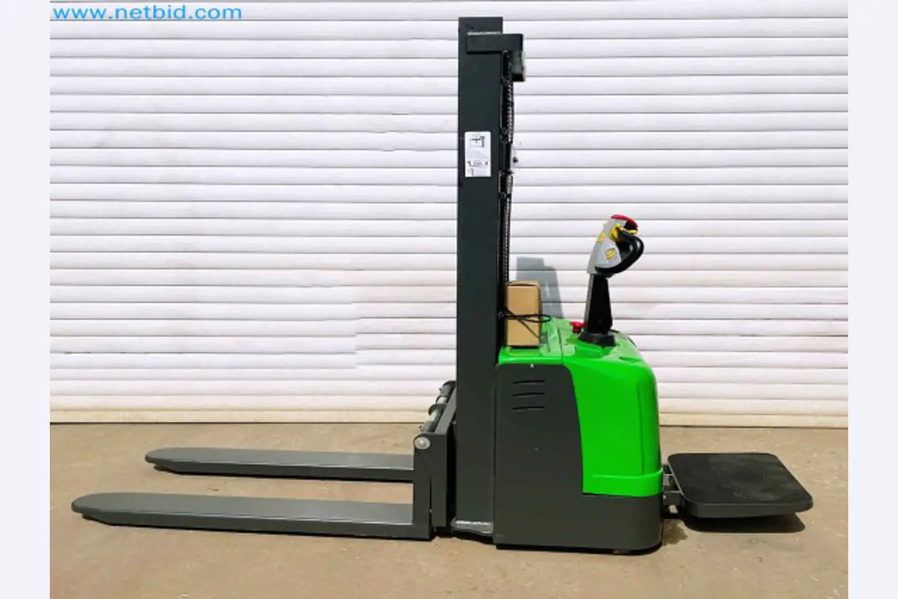 Machines et outils pour le travail du métal et du bois au Portugal-7