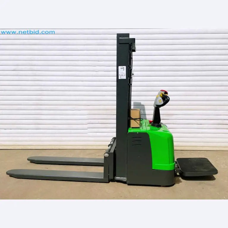 Machines et outils pour le travail du métal et du bois au Portugal-7