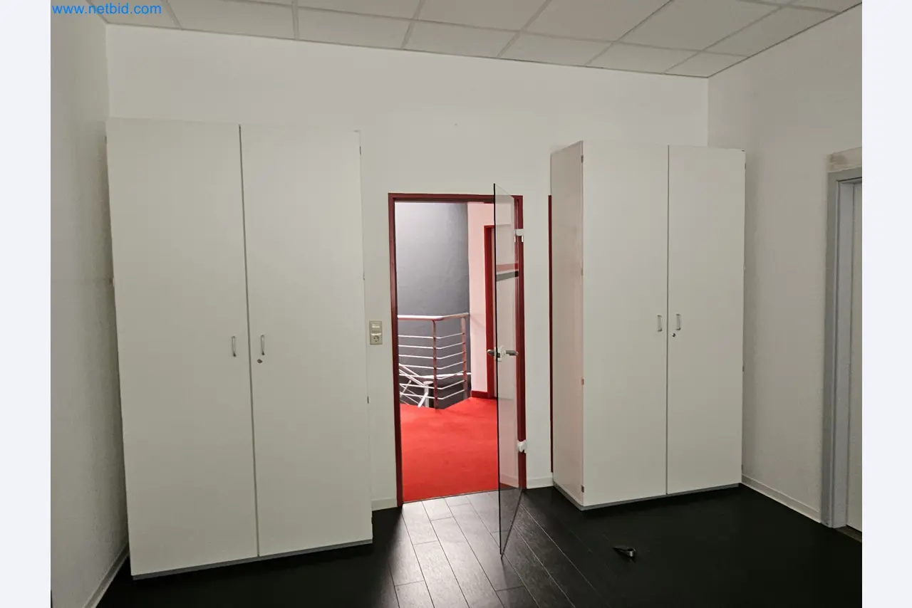 Betriebs- und Geschäftsausstattung-2