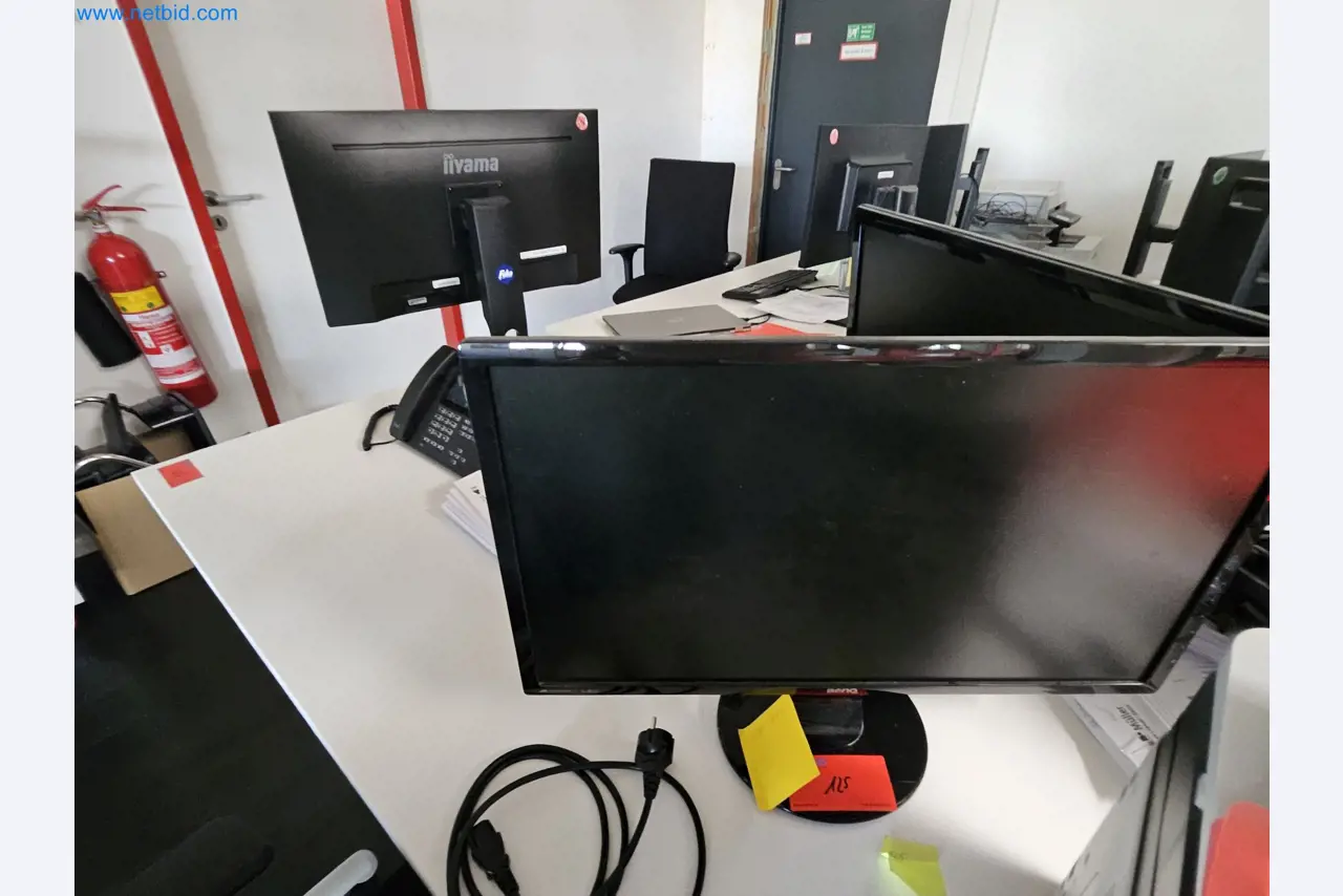 Machines de nettoyage, appareils et accessoires, actifs immobilisés et circulants et véhicules-2