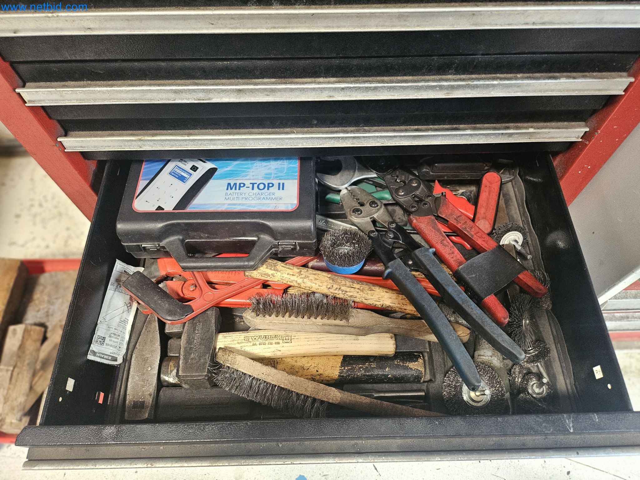 Equipamento operacional e de escritório-11