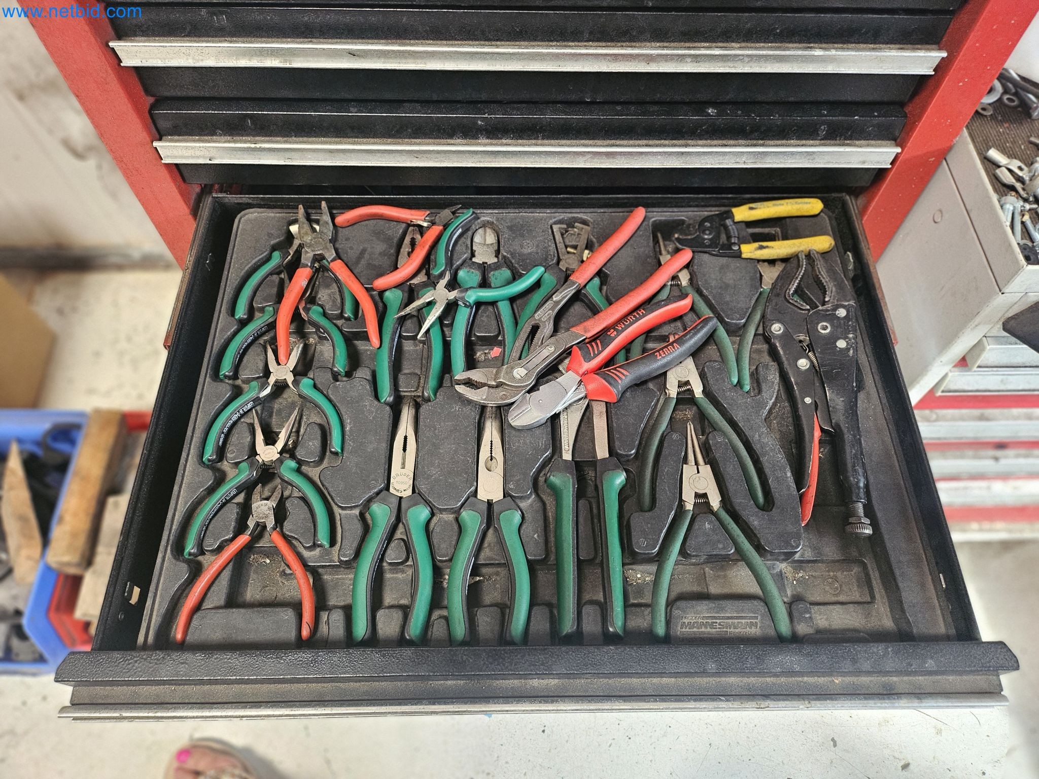 Equipamento operacional e de escritório-9