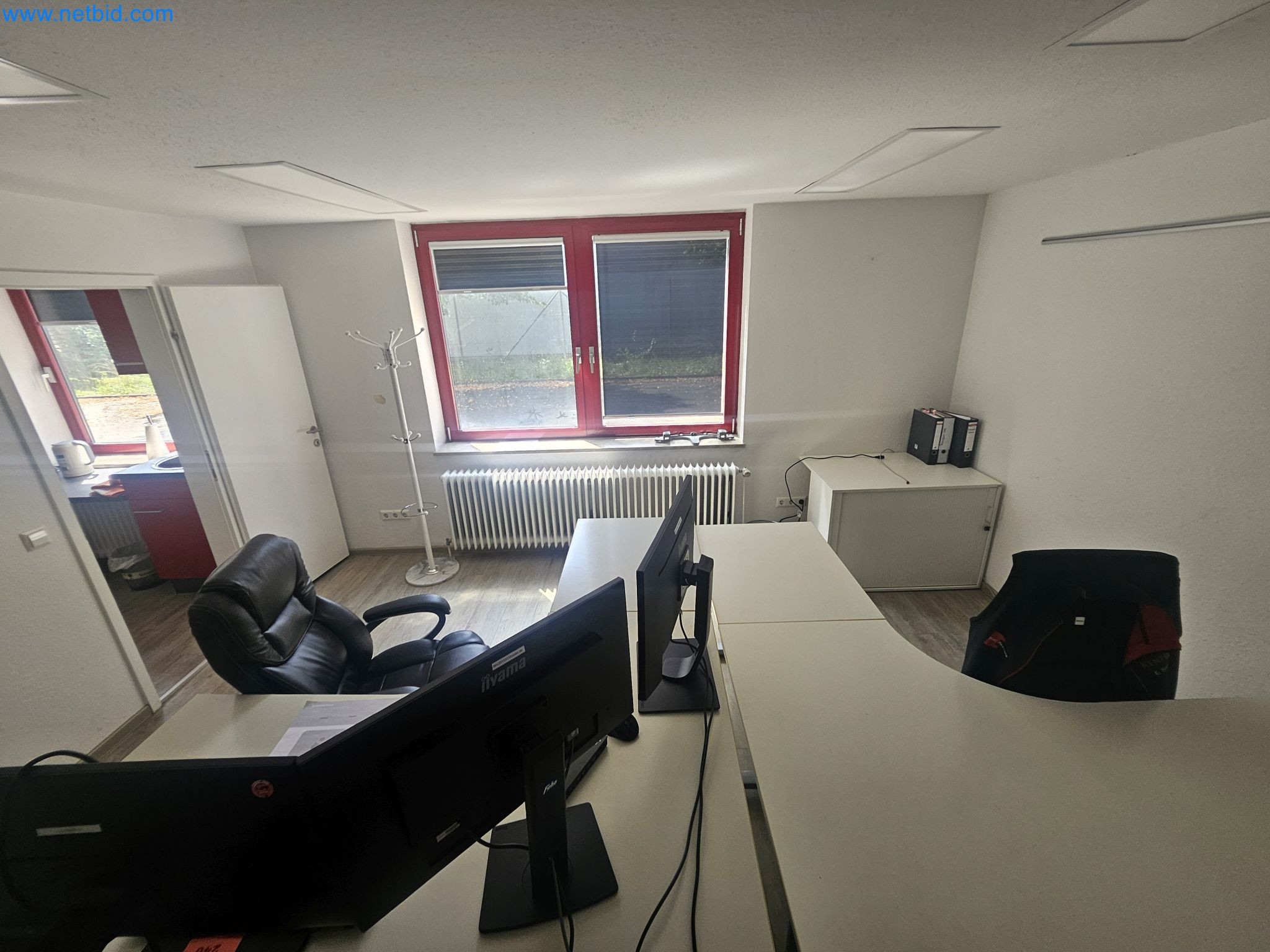 Máquinas, equipos y accesorios de limpieza, activos fijos y circulantes y vehículos-4