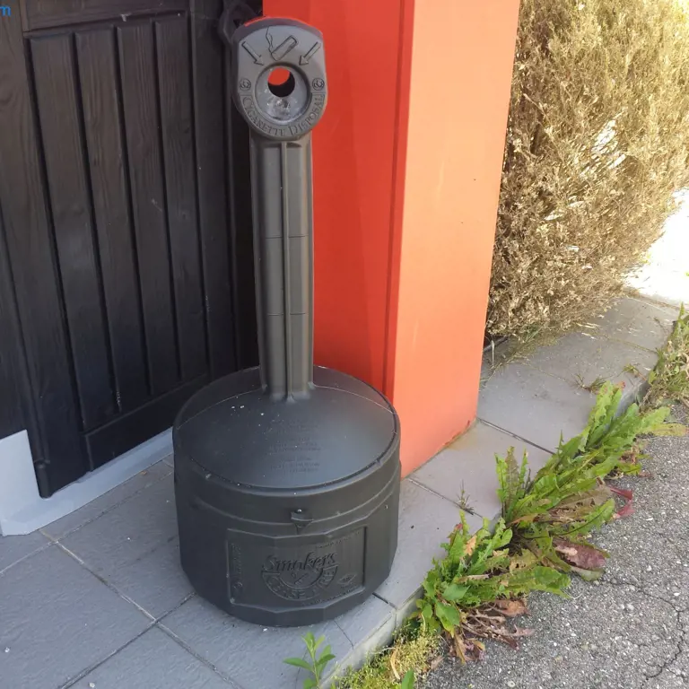 Standaschenbecher