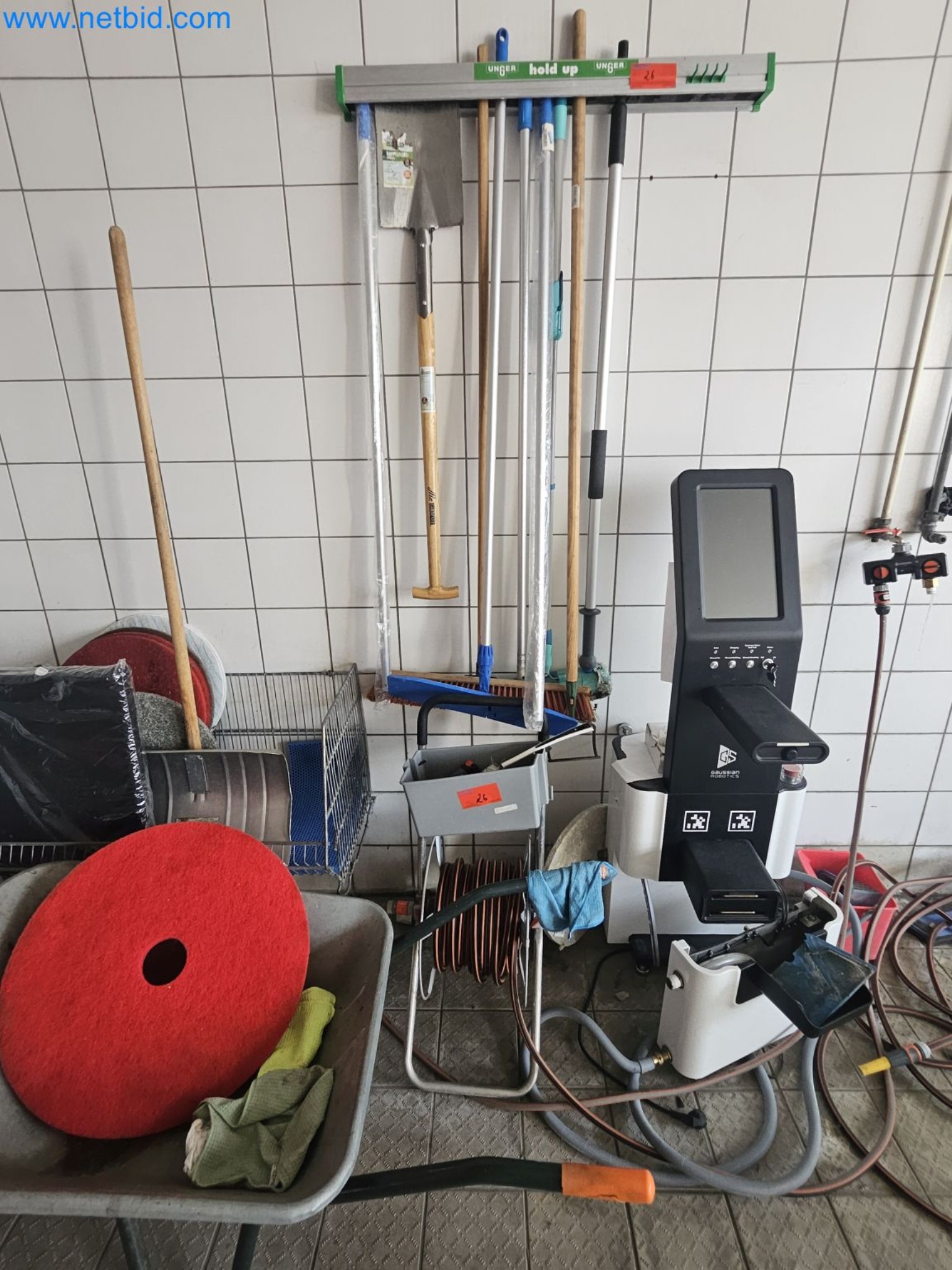 Betriebs- und Geschäftsausstattung-1