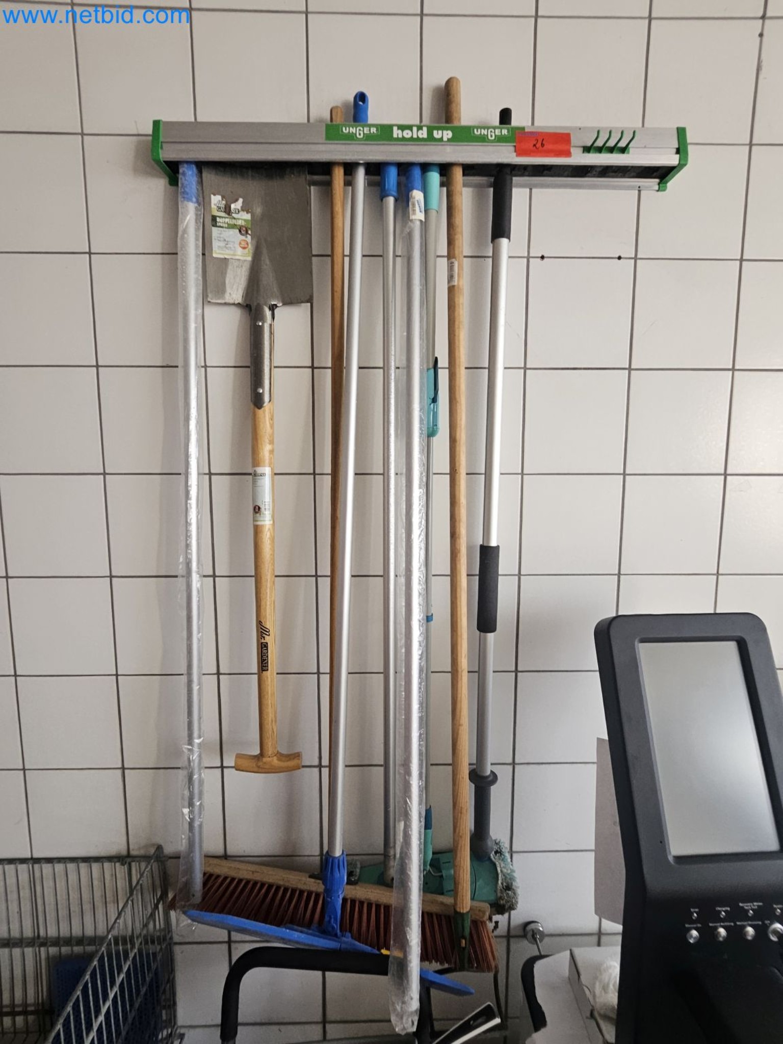 Betriebs- und Geschäftsausstattung-2