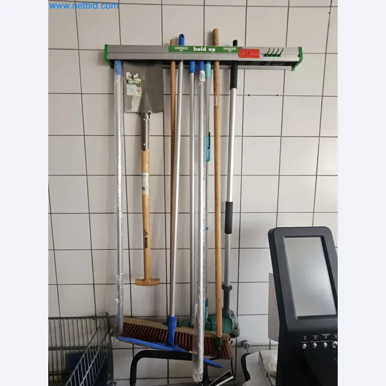 Betriebs- und Geschäftsausstattung-2