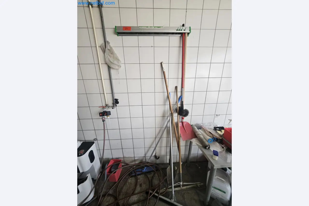 Betriebs- und Geschäftsausstattung-3