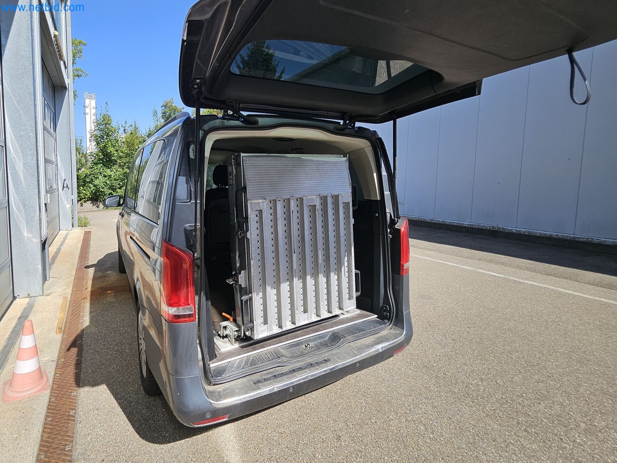 Maszyny czyszczące, sprzęt i akcesoria, środki trwałe i obrotowe oraz pojazdy-7