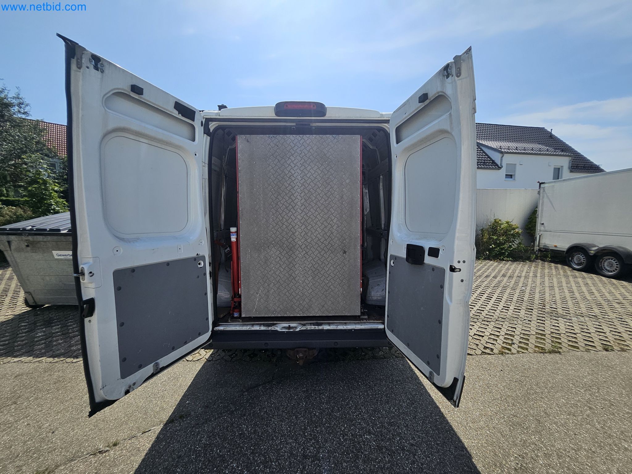 Stroji za čiščenje, oprema in pribor, osnovna in obratna sredstva ter vozila-8