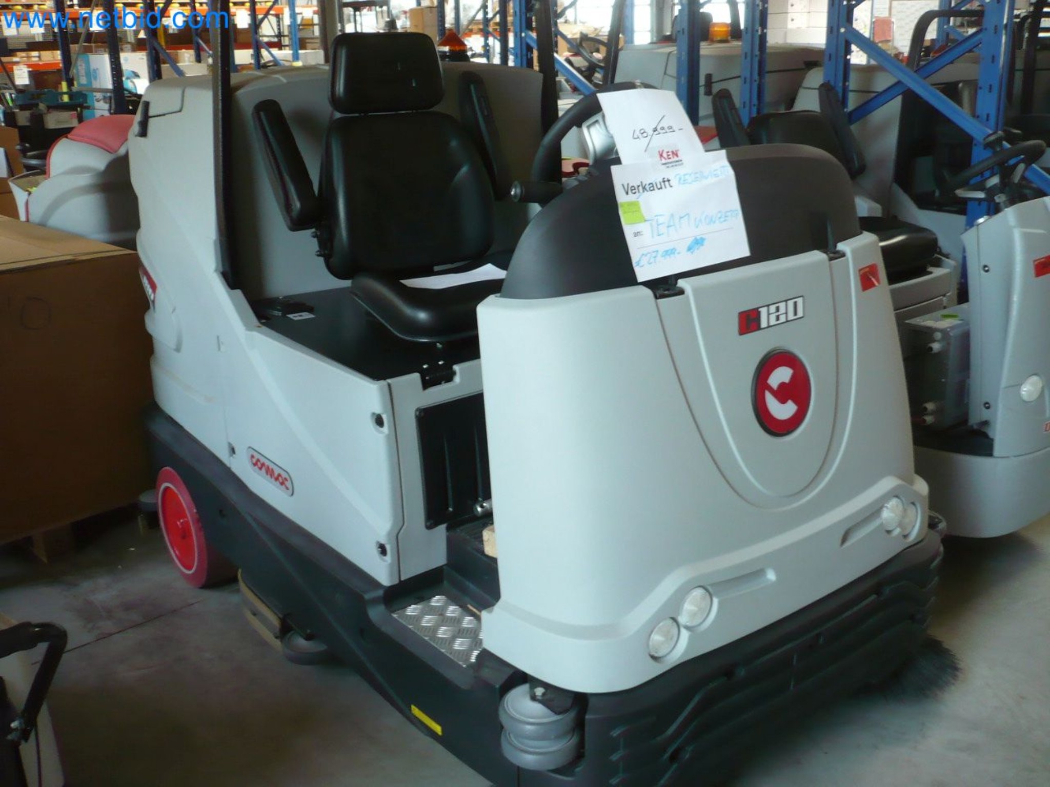 Machines de nettoyage, appareils et accessoires, actifs immobilisés et circulants et véhicules-1