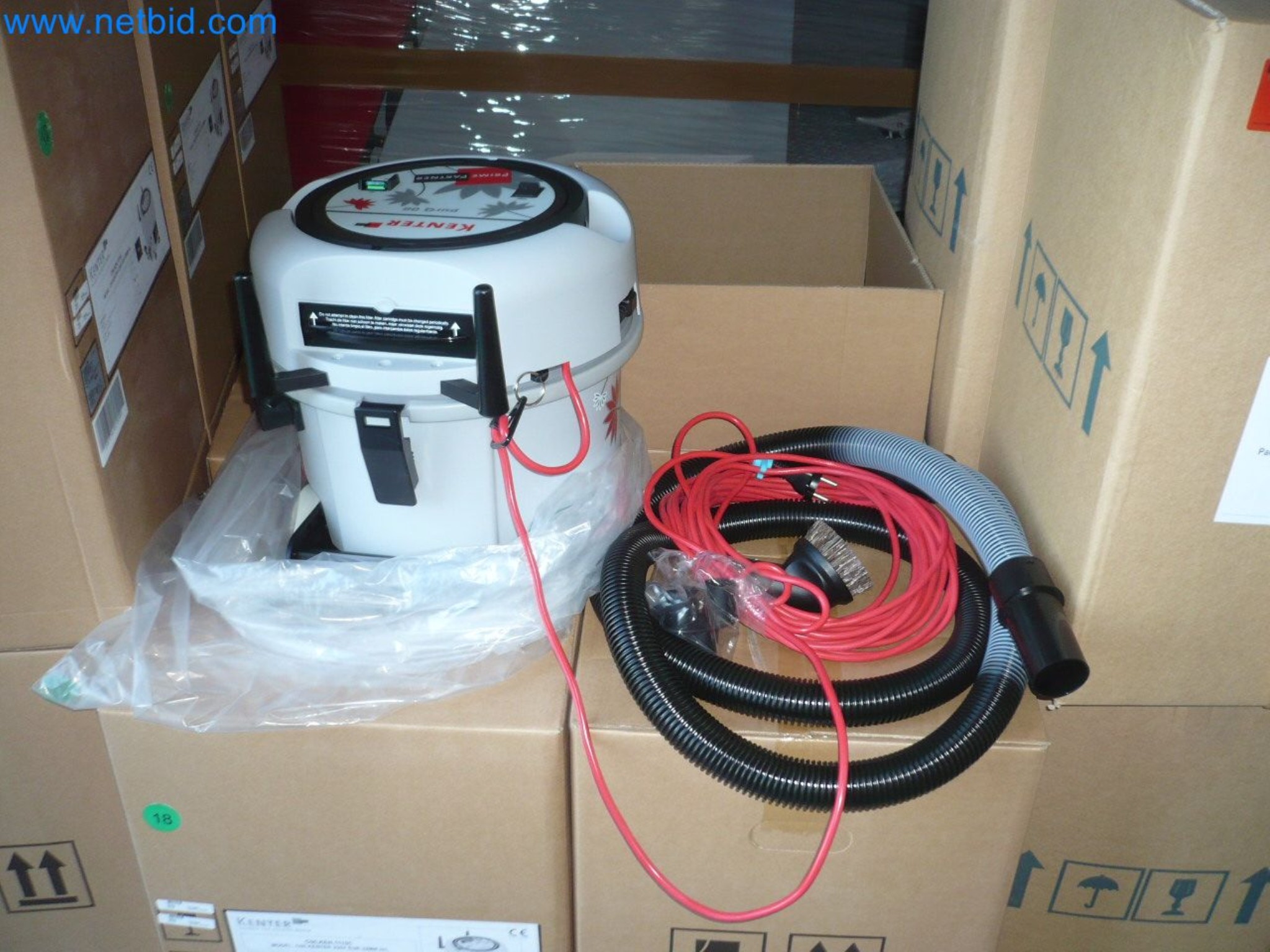 Machines de nettoyage, appareils et accessoires, actifs immobilisés et circulants et véhicules-1